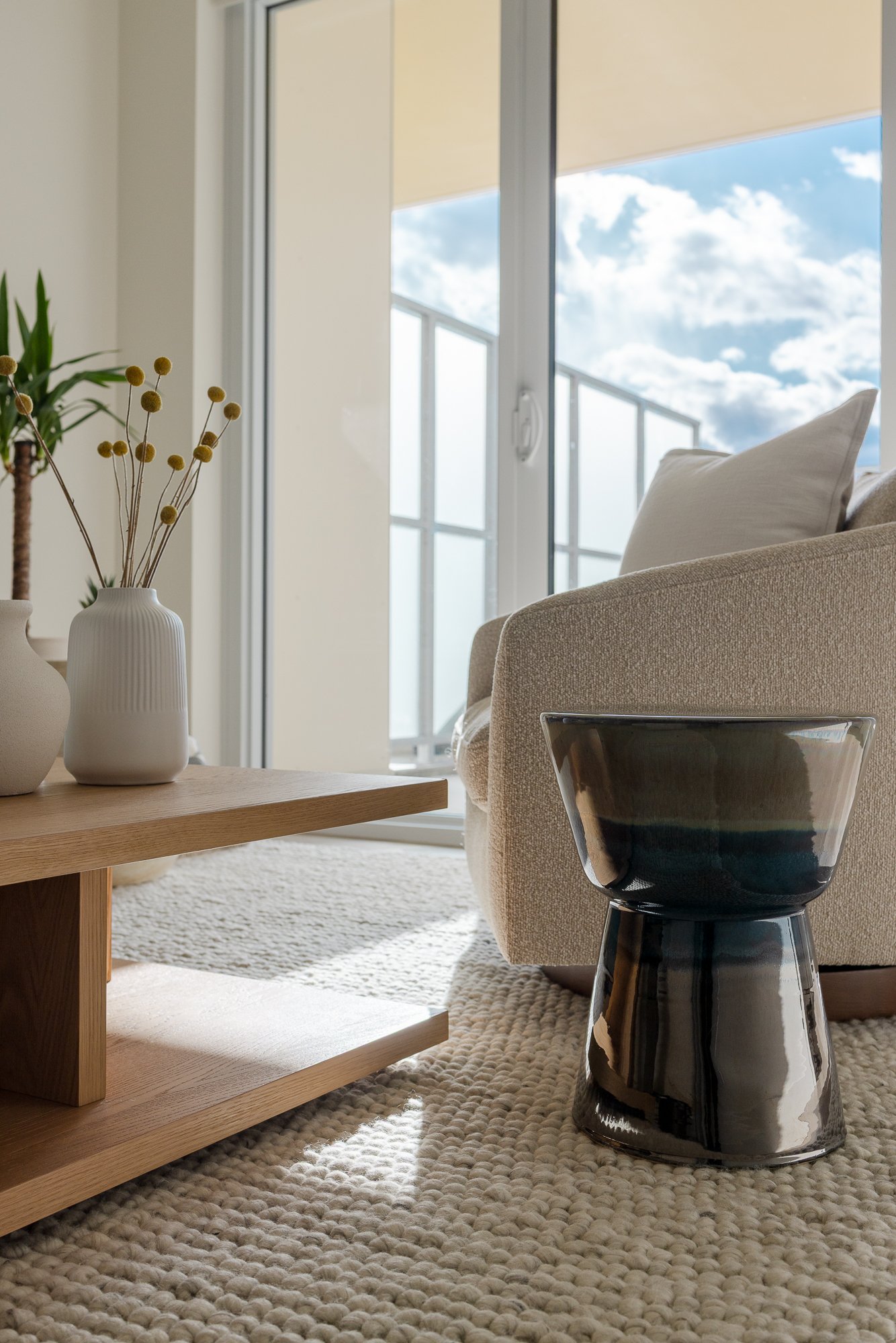 Shore Kelowna Furnished Luxury Rentals by Keys to Kelowna_living_room_50.jpg