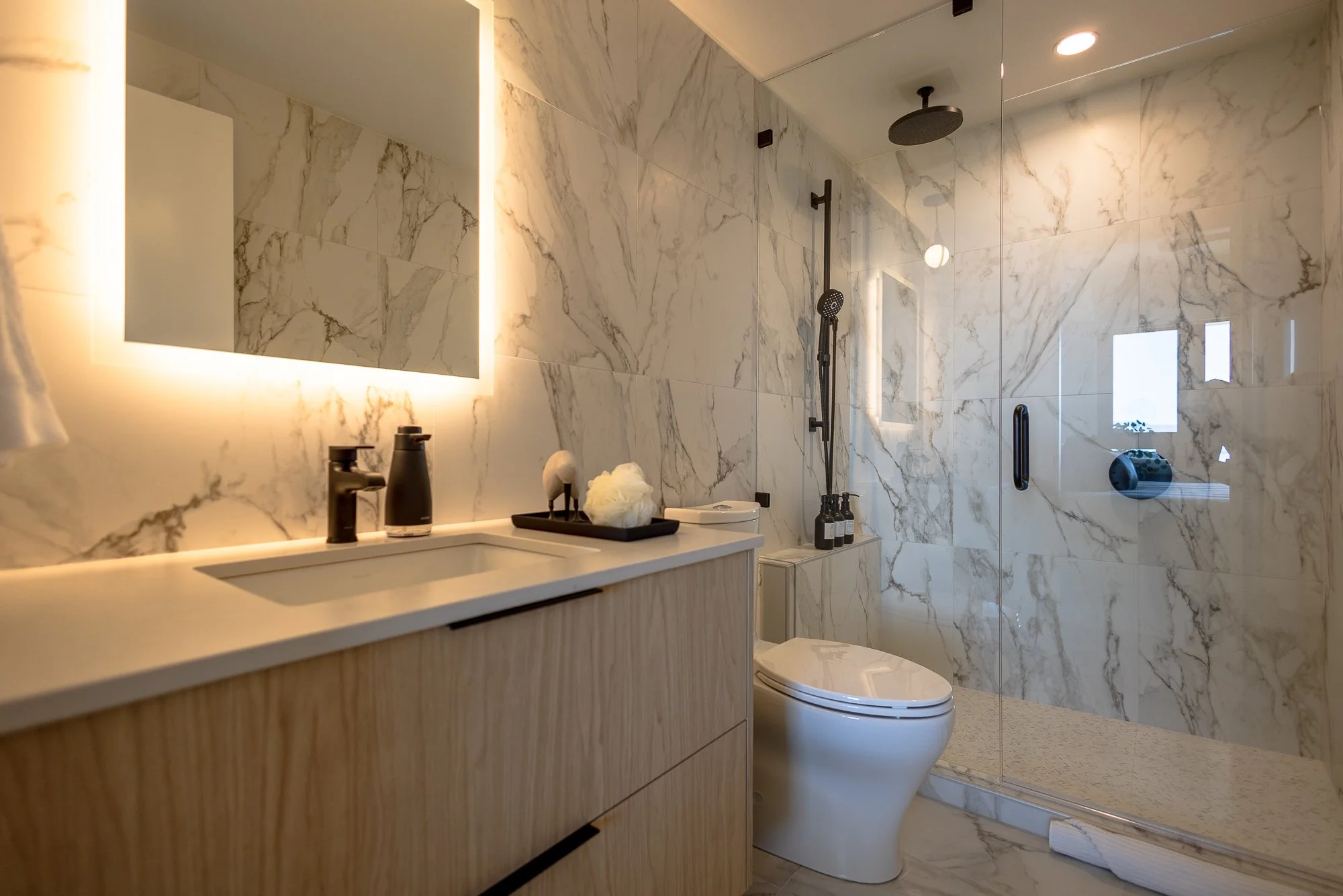 Ensuite Bathroom - Piper Aqua Waterfront Village Vacation Rentals Kelowna 25.jpg