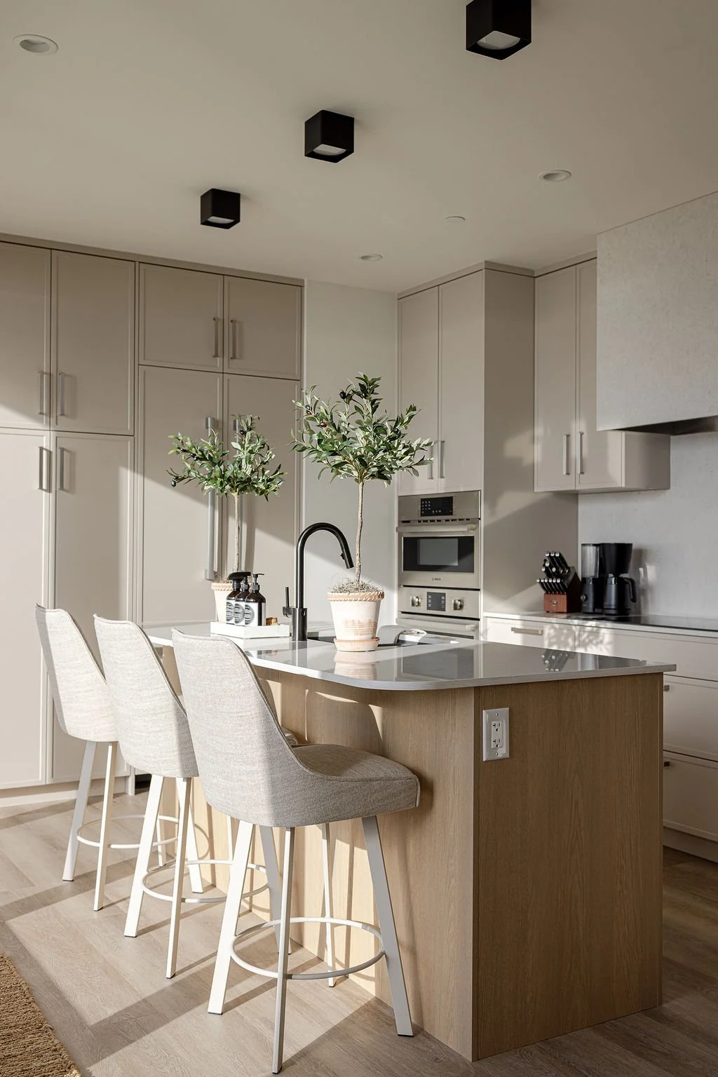 Delta Kelowna Executive Luxury Rentals by Keys to Kelowna_Kitchen_78.jpg