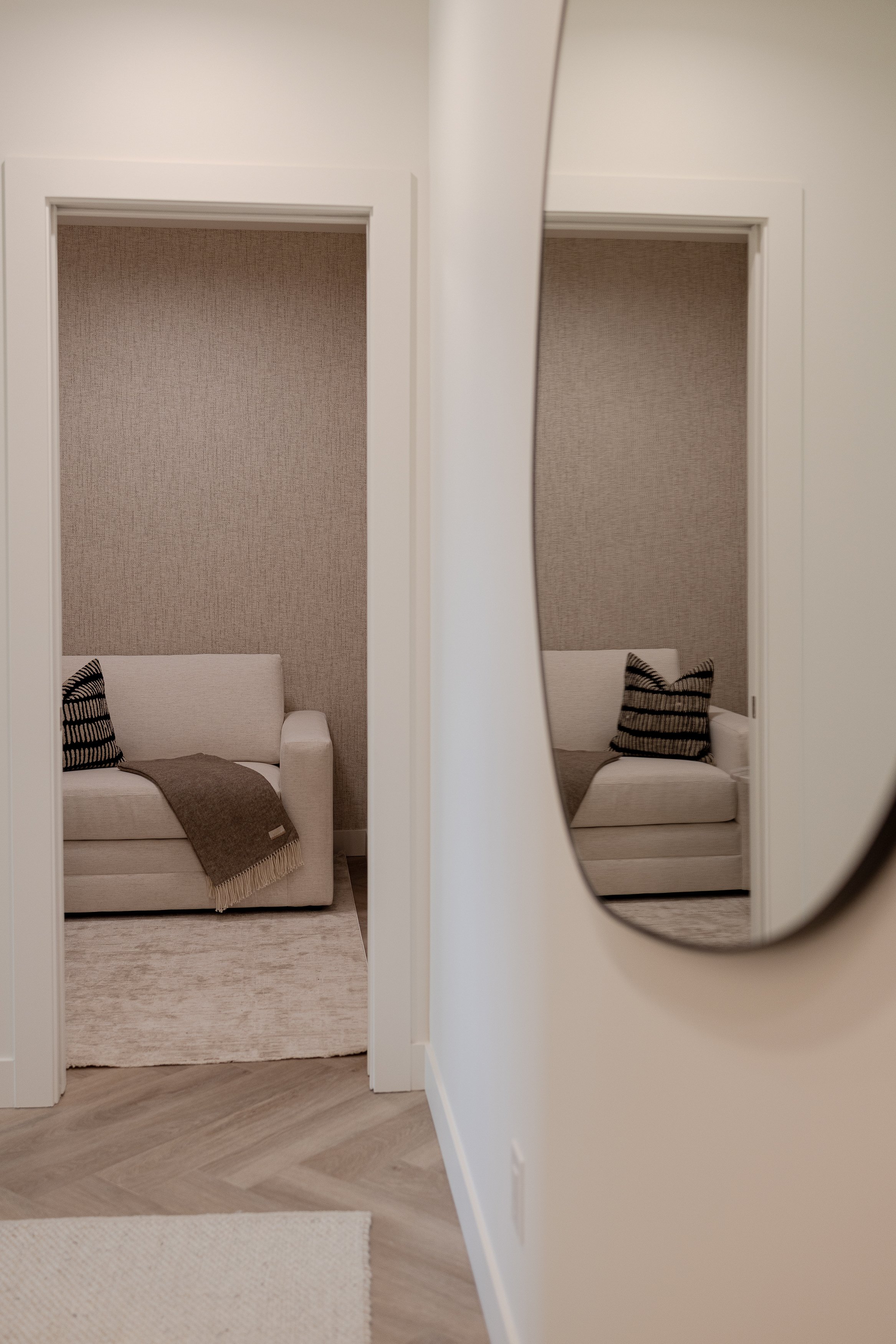 Movala Kelowna Rentals Eden_Den Bedroom_616.jpg