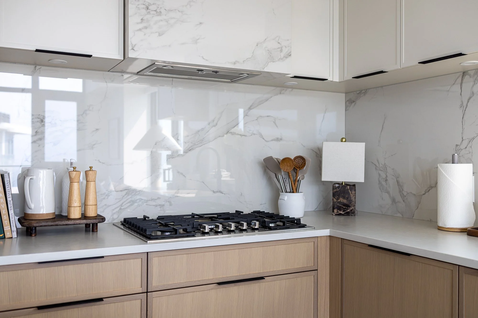 Keys-to-kelowna-aqua-rentals-hudson-kitchen-206.jpg