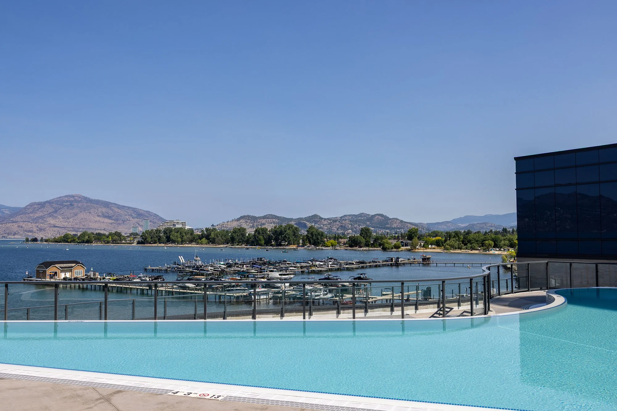 Aqua II Amenities 03.jpg