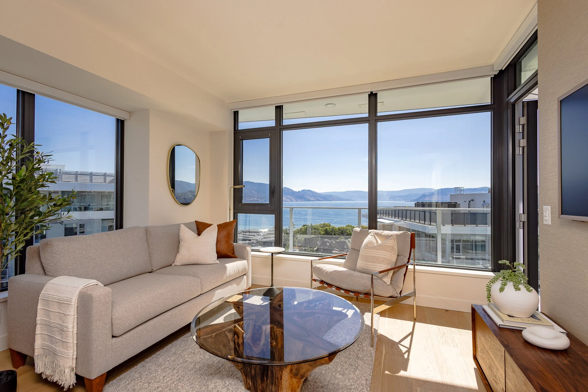 Living Room - Piper Aqua Waterfront Village Vacation Rentals Kelowna 42 2.jpg