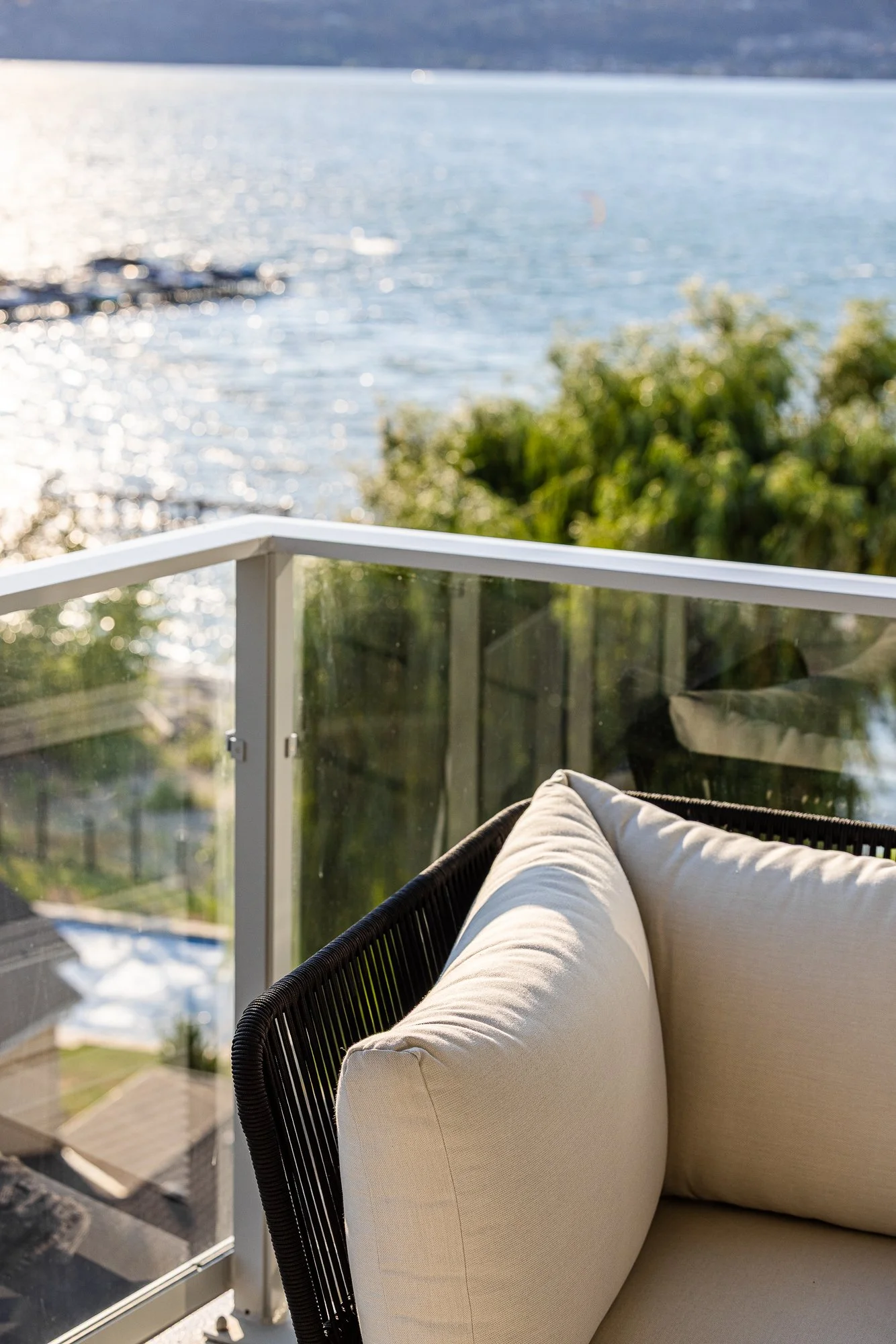 Kelowna_Vacation_Rental_Aqua_Waterfront_Bowen_Patio_02.jpg