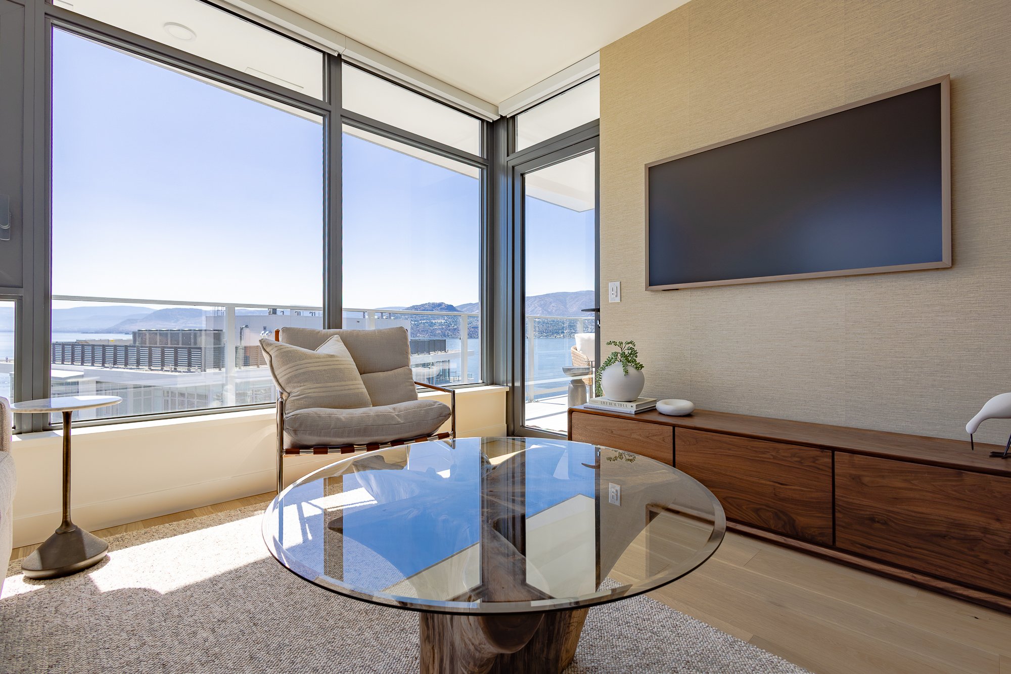 Living Room - Piper Aqua Waterfront Village Vacation Rentals Kelowna 58.jpg