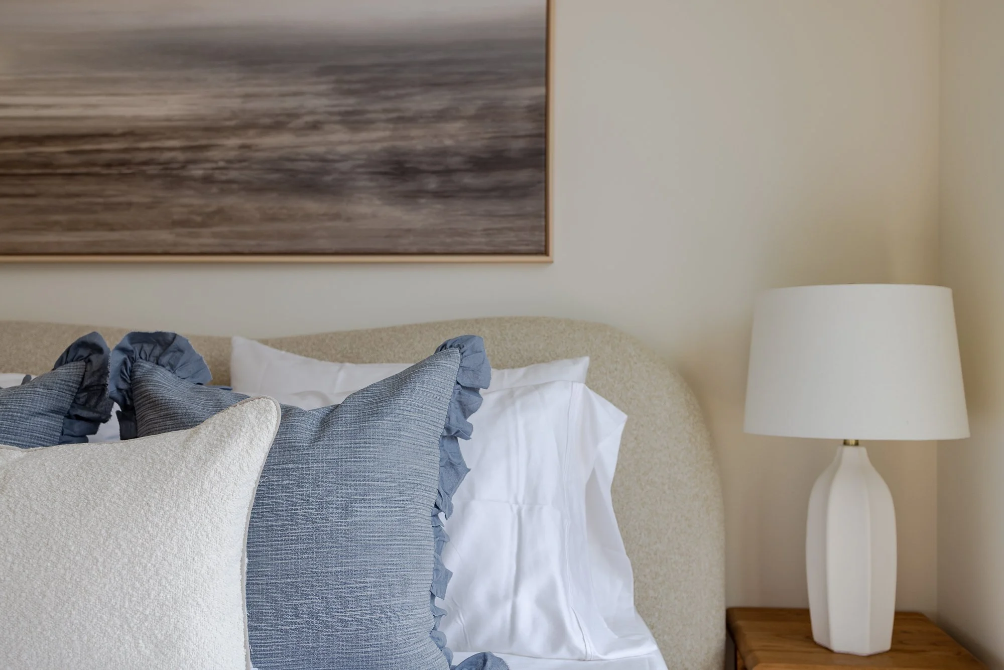 Keys-to-kelowna-aqua-rentals-hudson-queen-bedroom-183.jpg