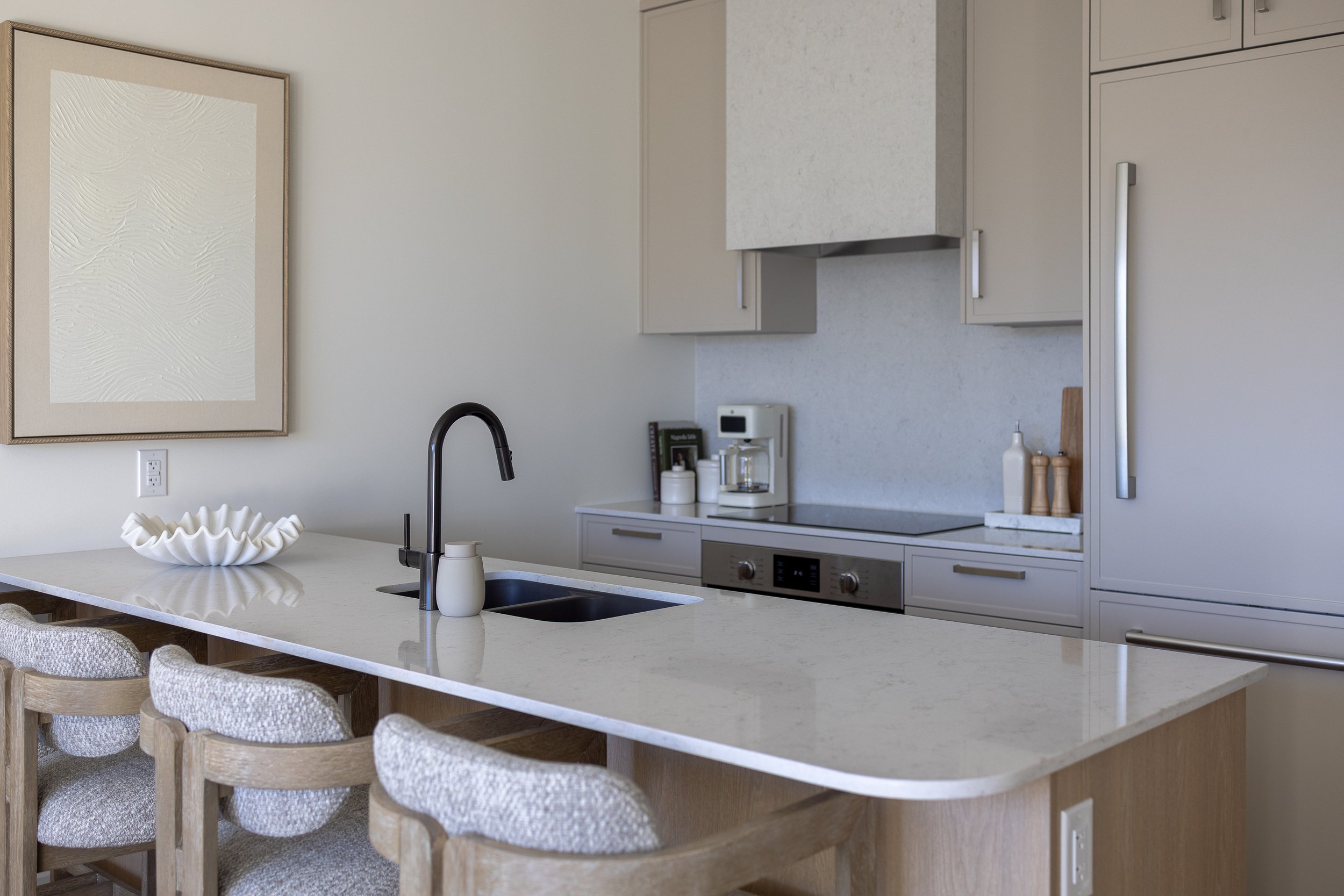 Movala Kelowna Rentals Eden_Kitchen_514.jpg