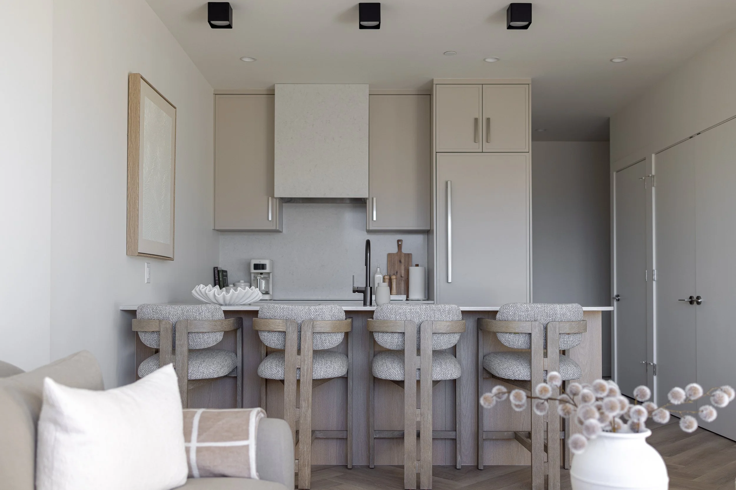 Movala Kelowna Rentals Eden_Dining Room_546.jpg