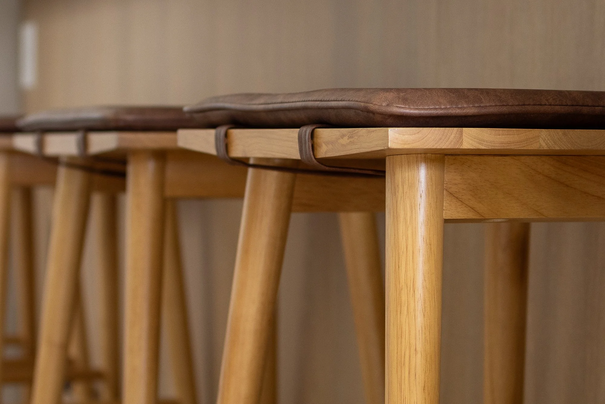 Shore Kelowna Furnished Luxury Rentals by Keys to Kelowna_dining_room_87.jpg