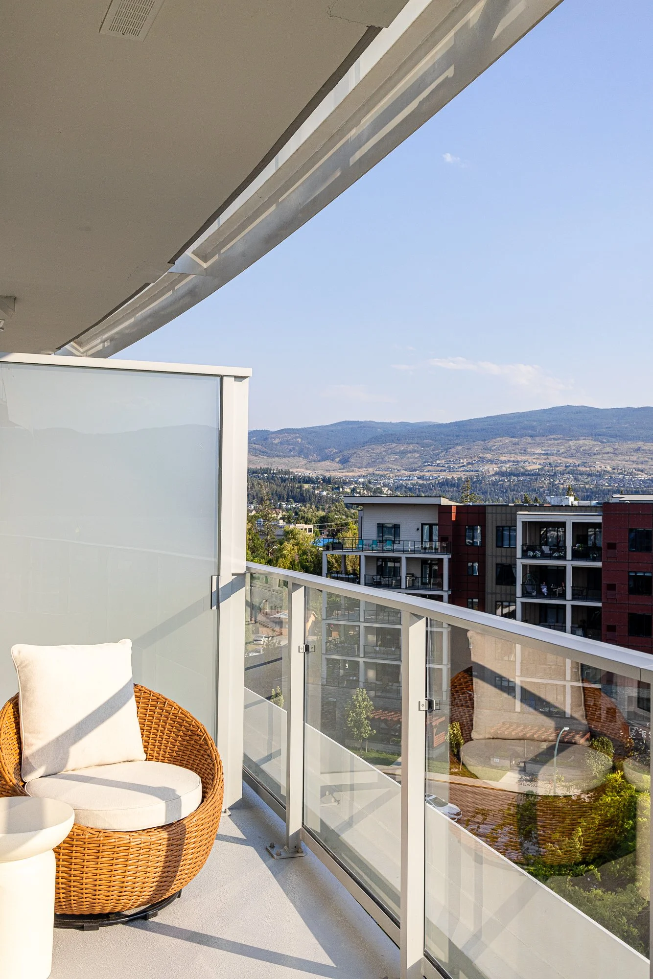 Kelowna_Vacation_Rental_Aqua_Waterfront_Bowen_Patio_35.jpg