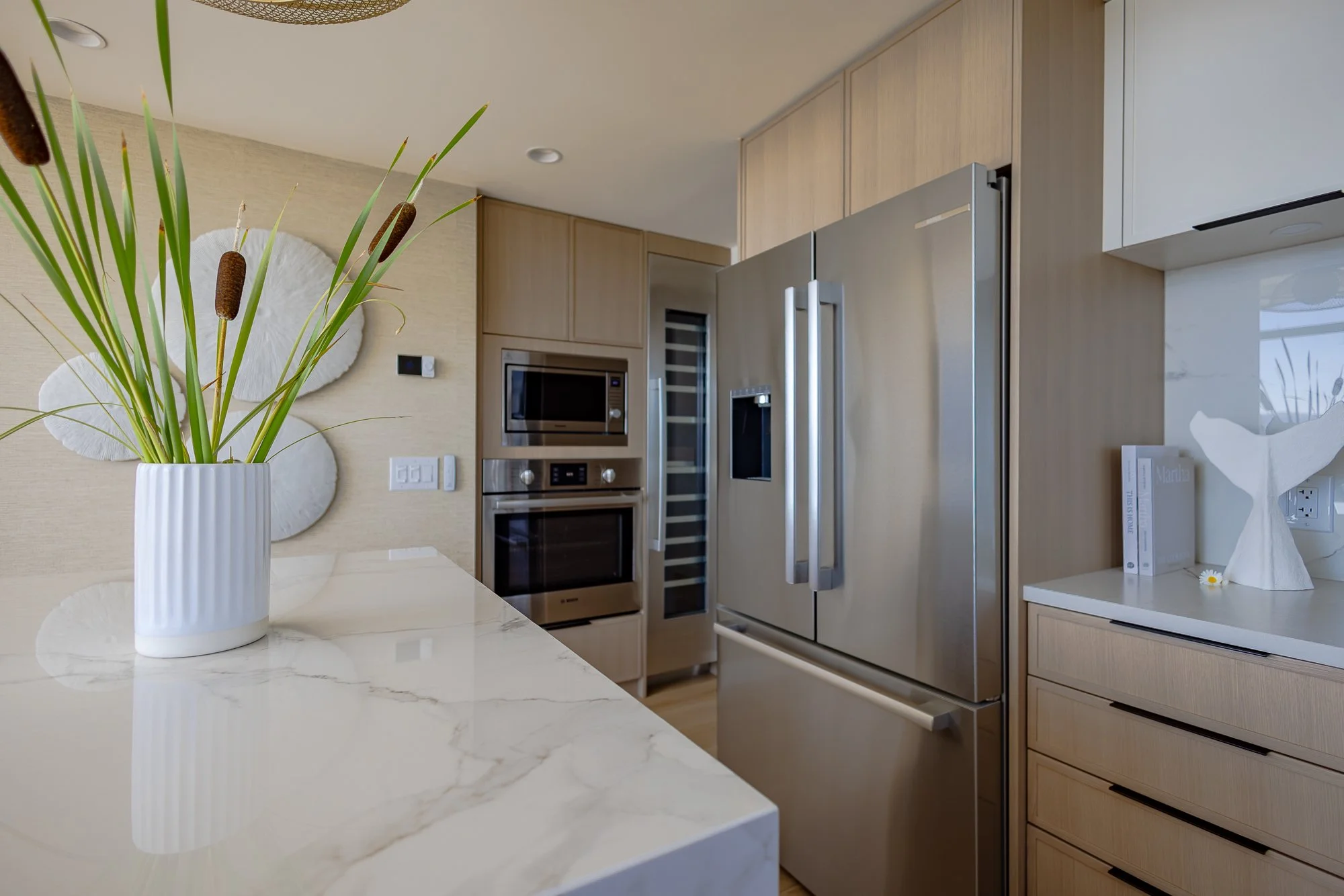 Kitchen - Piper Aqua Waterfront Village Vacation Rentals Kelowna 61.jpg