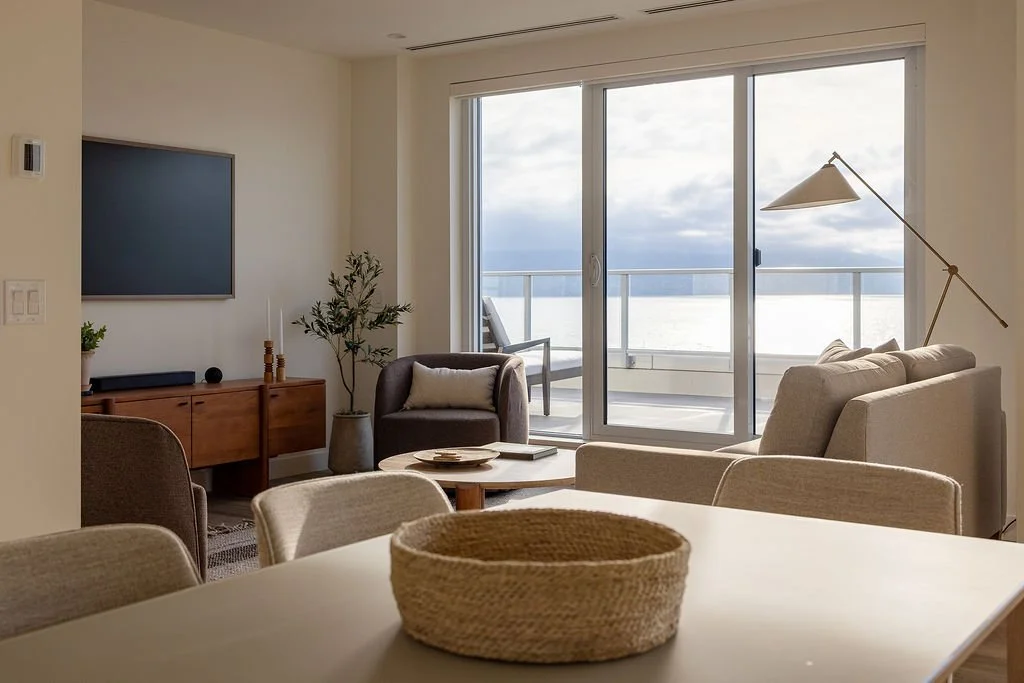 Delta Kelowna Executive Luxury Rentals by Keys to Kelowna_Dining_Room_52.jpg