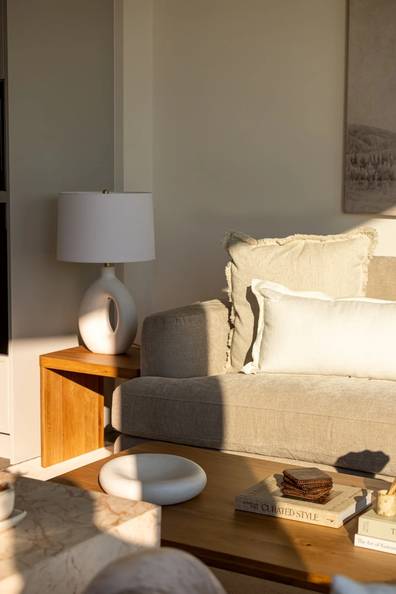 Kelowna_Vacation_Rental_Aqua_Waterfront_Bowen_Living_Room_90.jpg