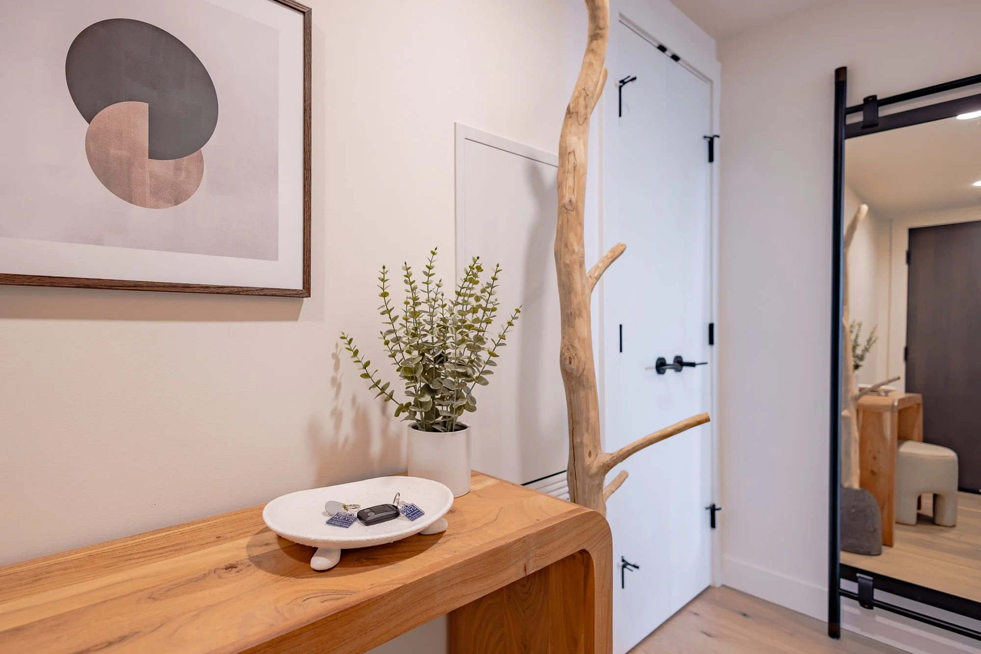 Entry - Piper Aqua Waterfront Village Vacation Rentals Kelowna 80.jpg