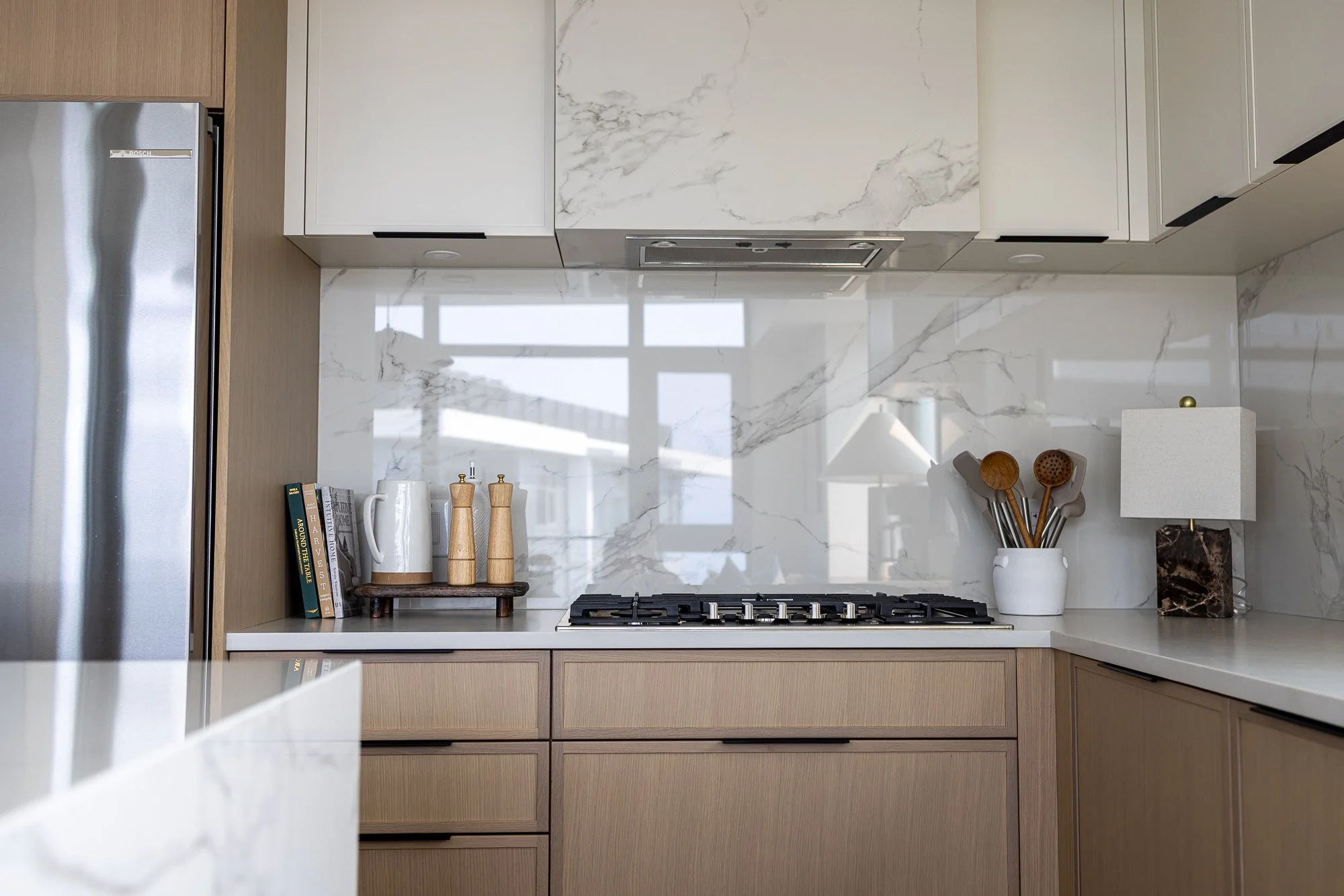 Keys-to-kelowna-aqua-rentals-hudson-kitchen-211.jpg