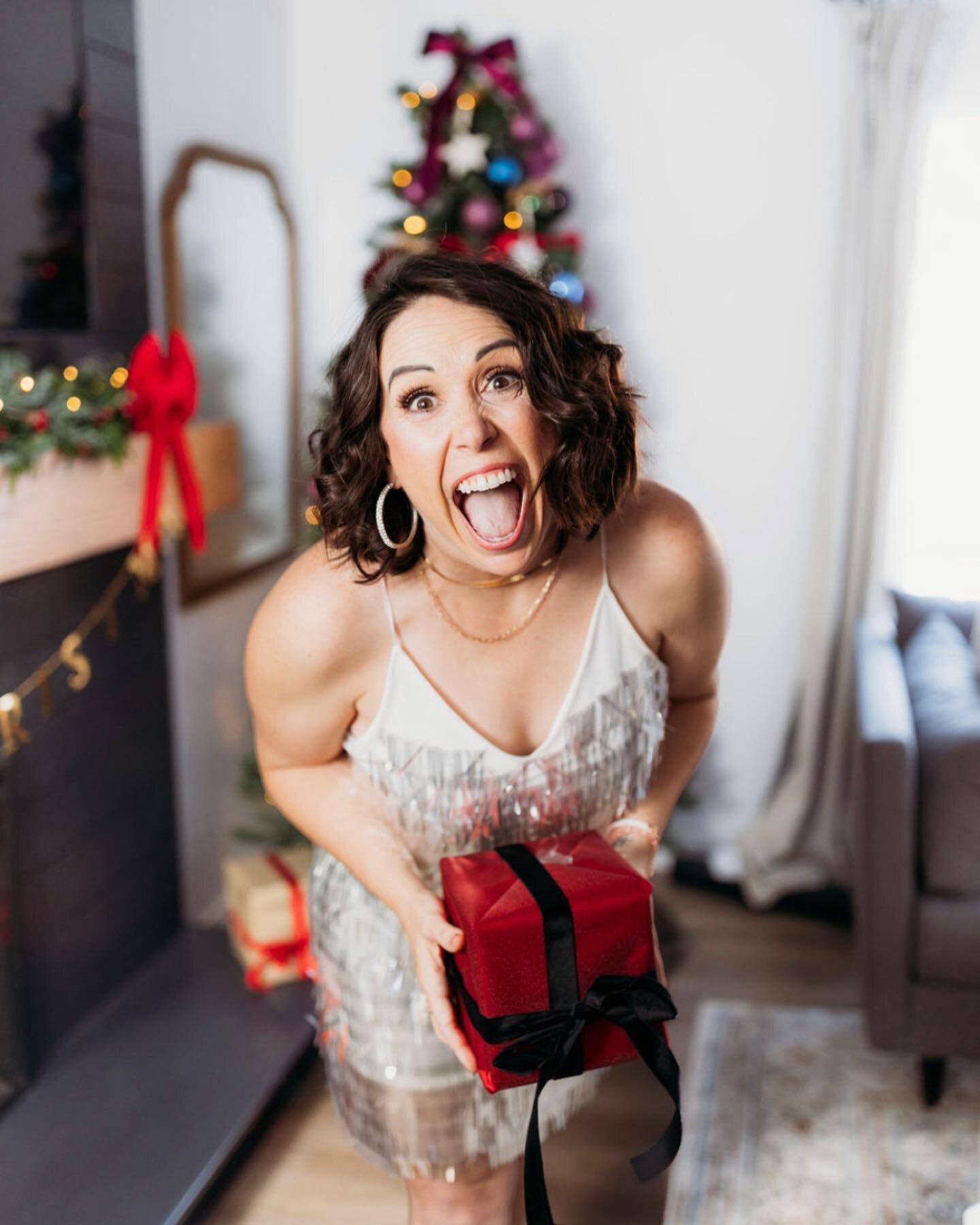 🎄We decorated for Christmas a week early this year because of our family schedules and I&rsquo;m pretty excited about it!😂 Have you decorated yet?? Do you wait until December? I love the joy of this season, and my kids lighting up as they remember 