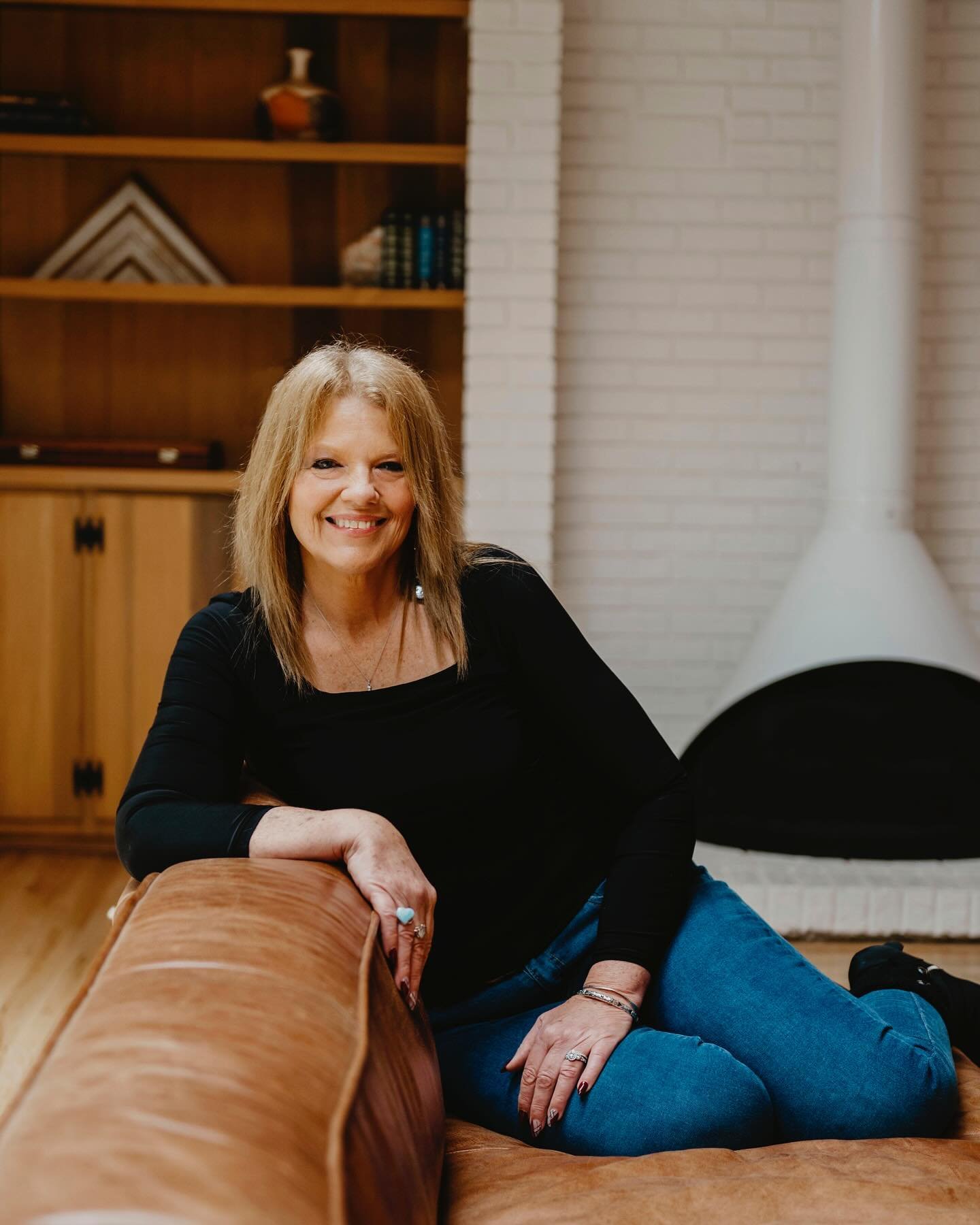 Meet Pamela! 🤍

If I could define Pamela in one word, it would be GENEROUS. She is thoughtful, wise, kind and loves hard. She is a multi-passionate entrepreneur and is building her businesses and the Kingdom! What an awesome woman! Check her out @ne