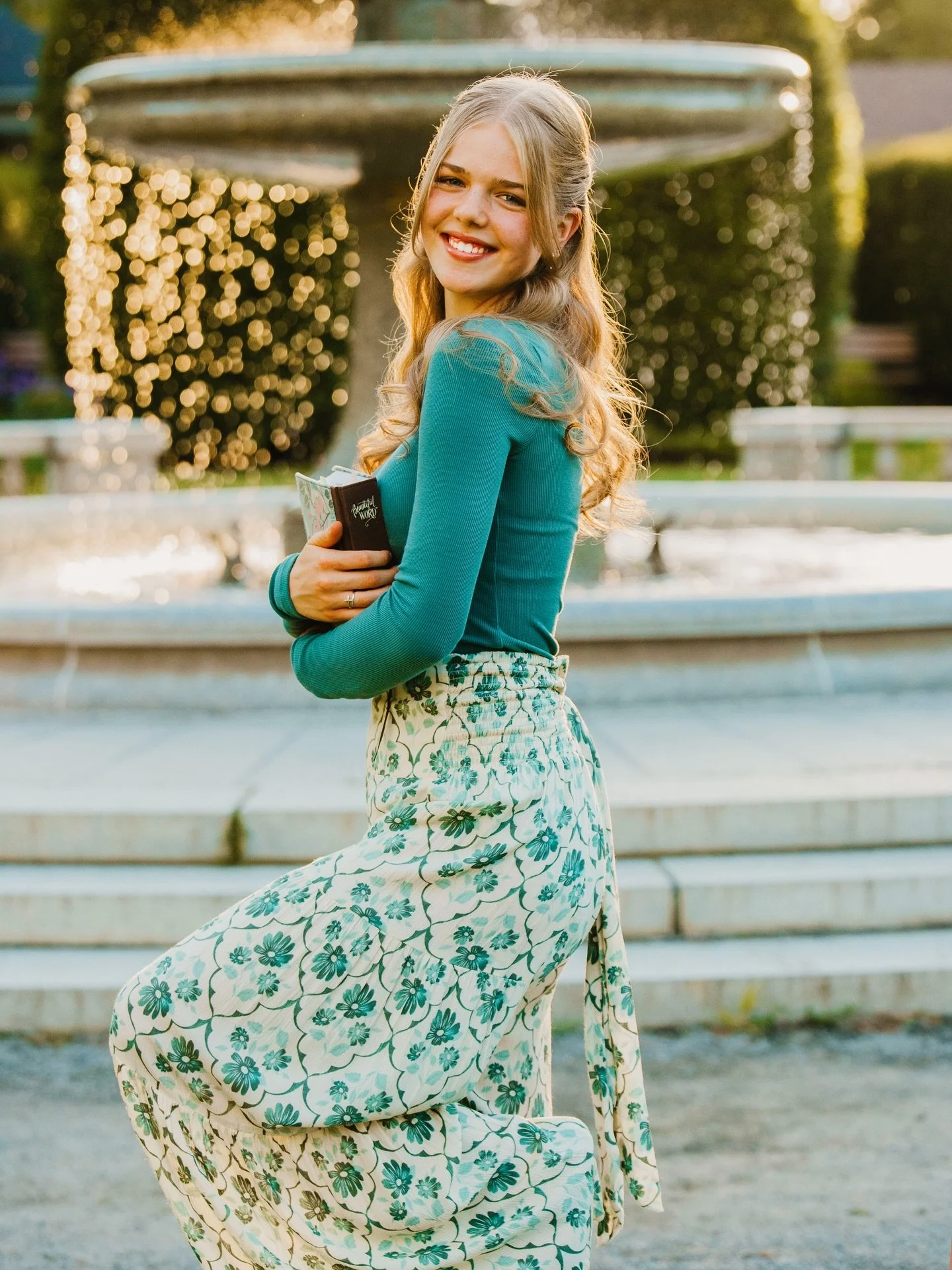 @addi_buys your gallery is LIVE! 🤍✨

Girl, you are absolutely stunning, radiant inside and out. Remember, you are worthy, gifted, accepted, and fully approved by God. 

Go shine bright this senior year! 🌟

Liberty High | Class of 2026 🎓

#LibertyH