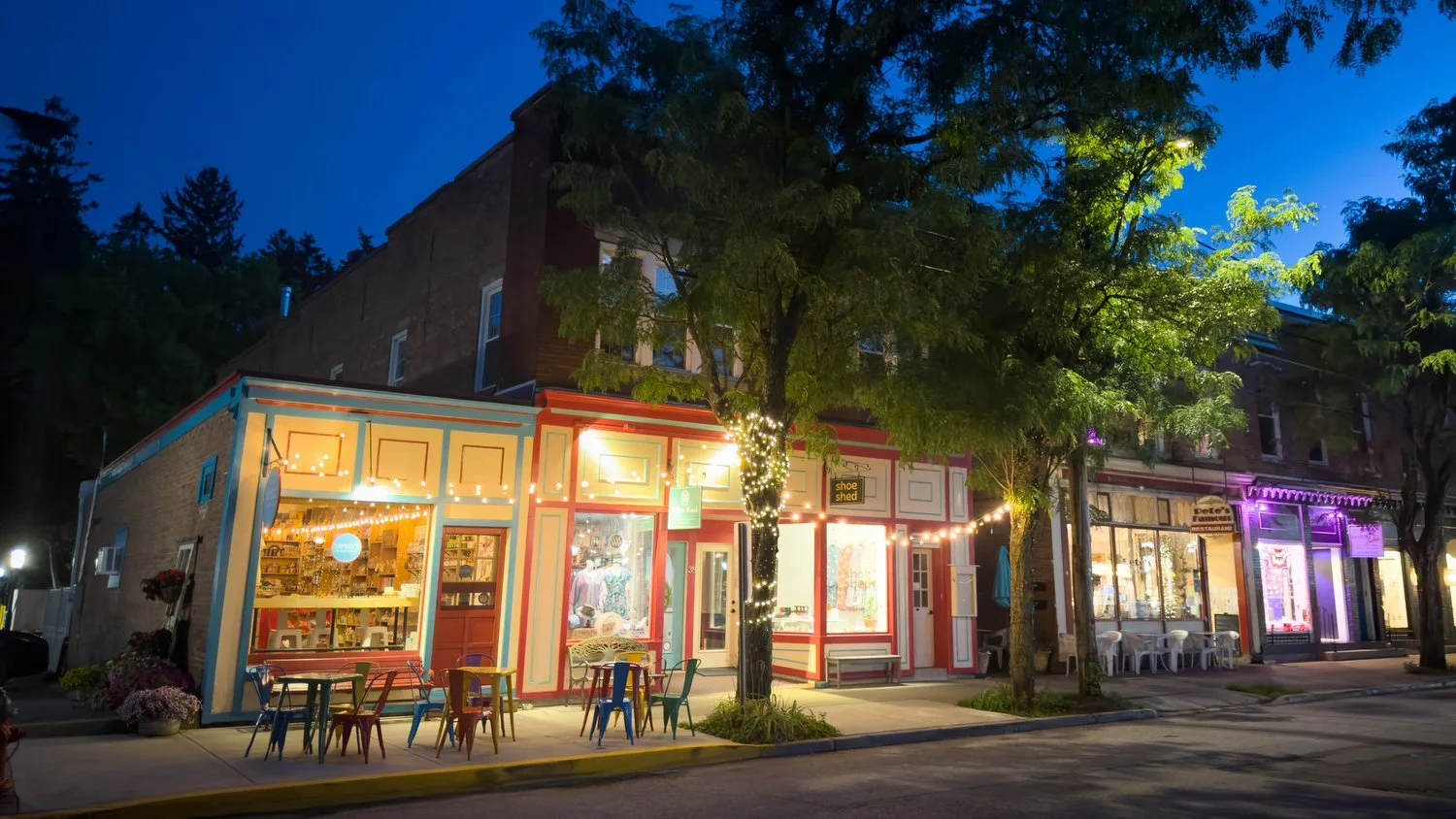 Rhinebeck street at dusk