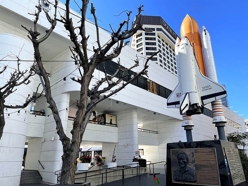 Space Shuttle Memorial Los Angeles.jpg