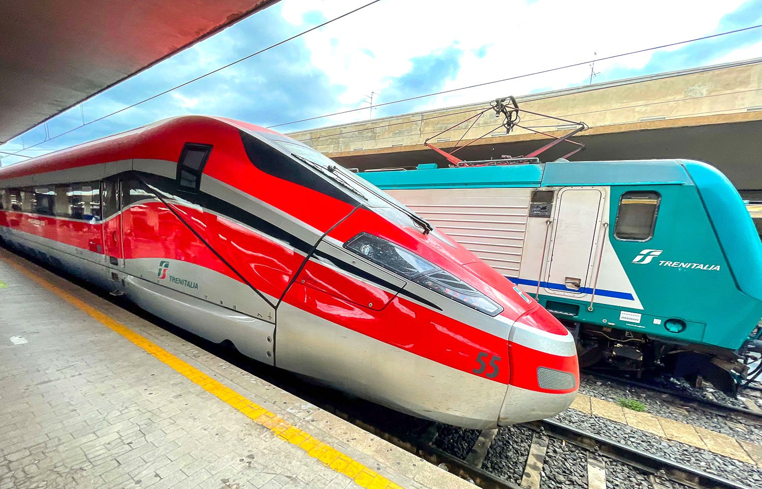 Hiogh speed train Italy.jpg