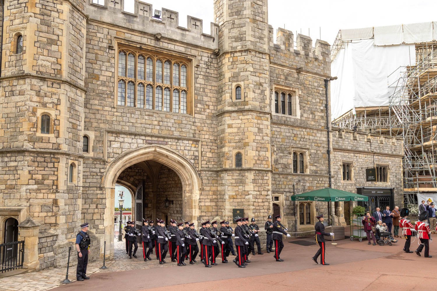 Windsor Castle Changing of the Guard 011.JPG