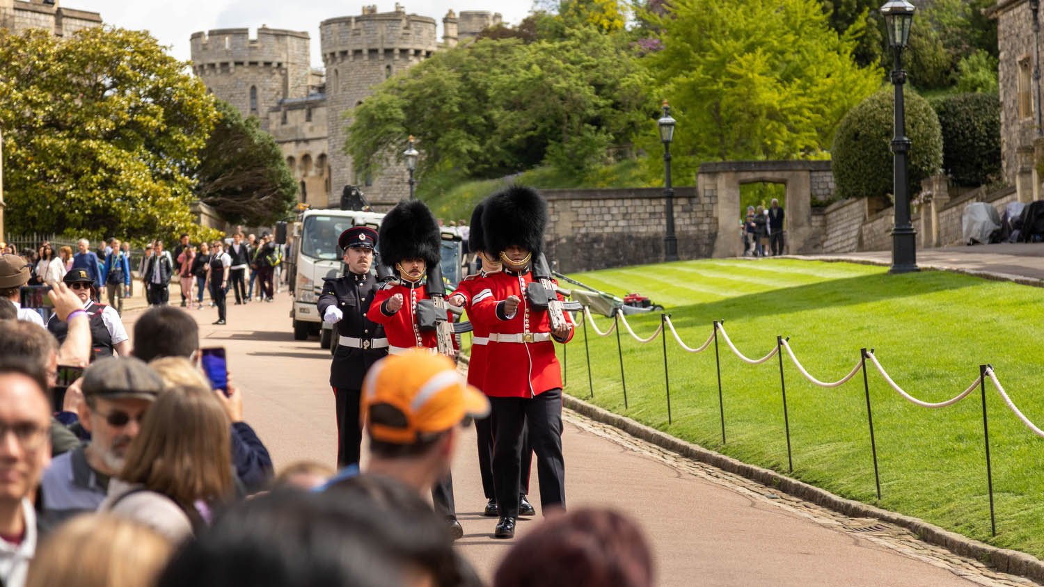 Windsor Castle Changing of the Guard 014.JPG