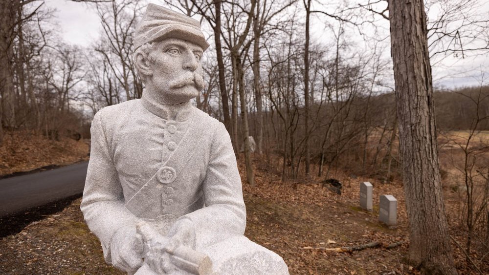 Soldier statue at Gettysburg Battlefield.JPG