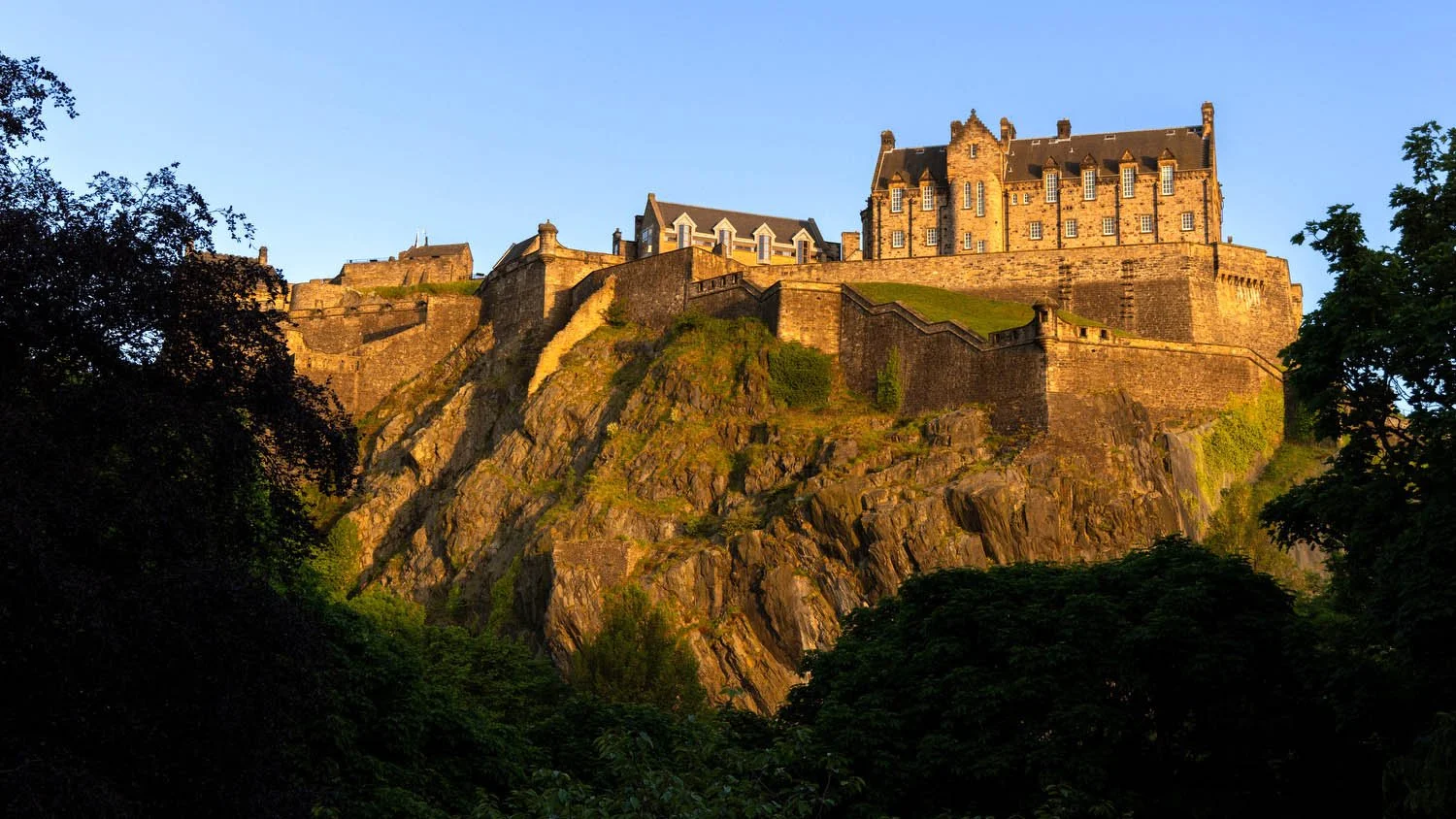 Is Edinburgh Castle Worth Visiting? Our Honest Review (2026)