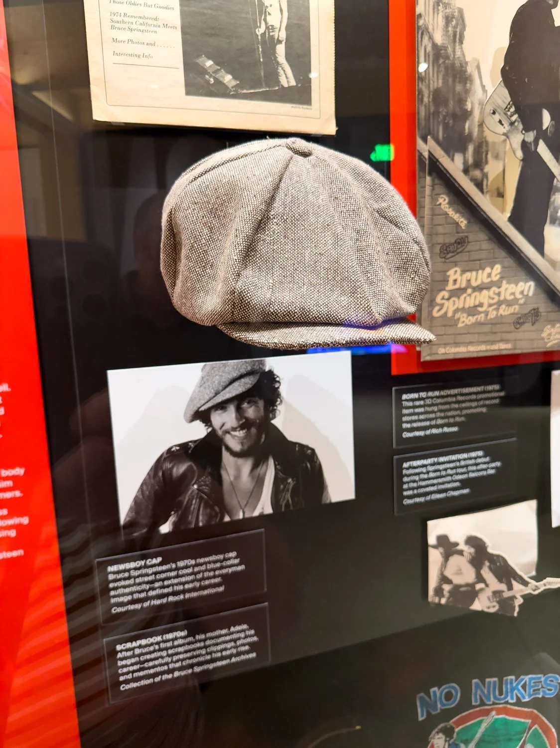 A familiar Bruce hat. 
