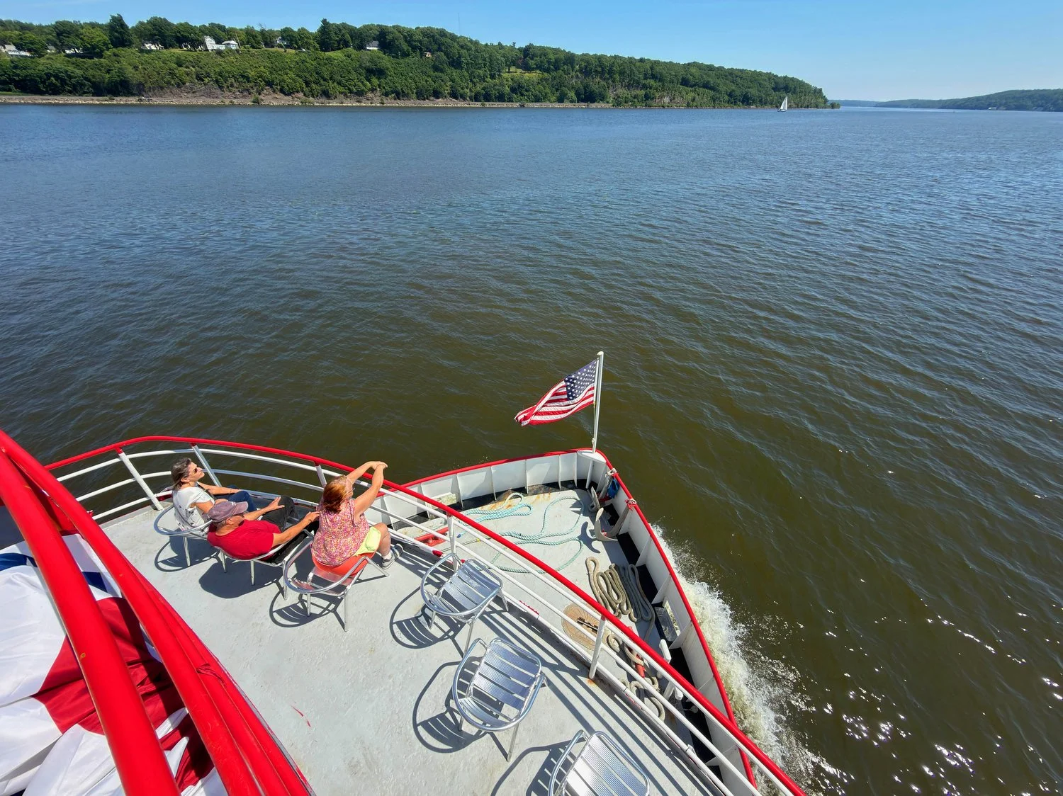 The  Rip Van Winkle II sails south on the Hudson River