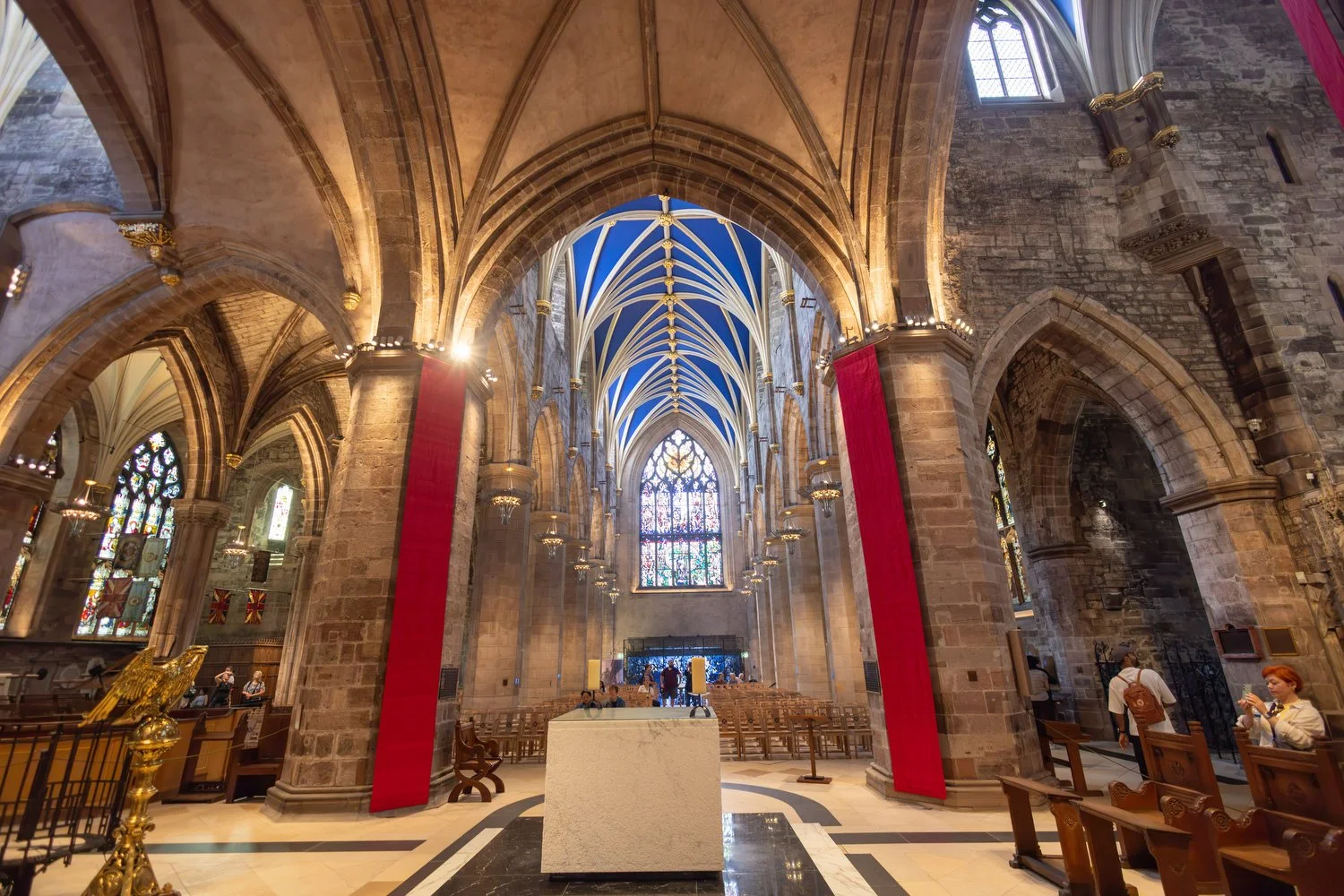 The interior of St. Giles Csthedral.