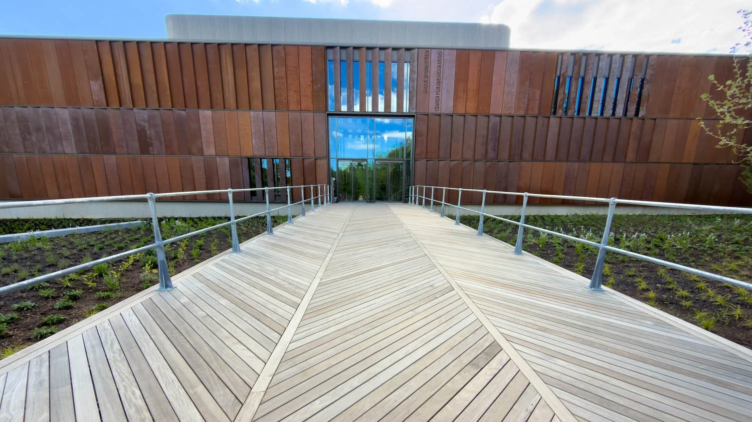 Boardwalk style entrance to Springsteen center
