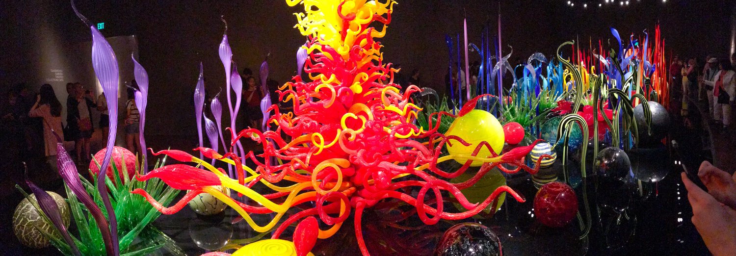 Panorama of an exhibit at Chihuly Garden