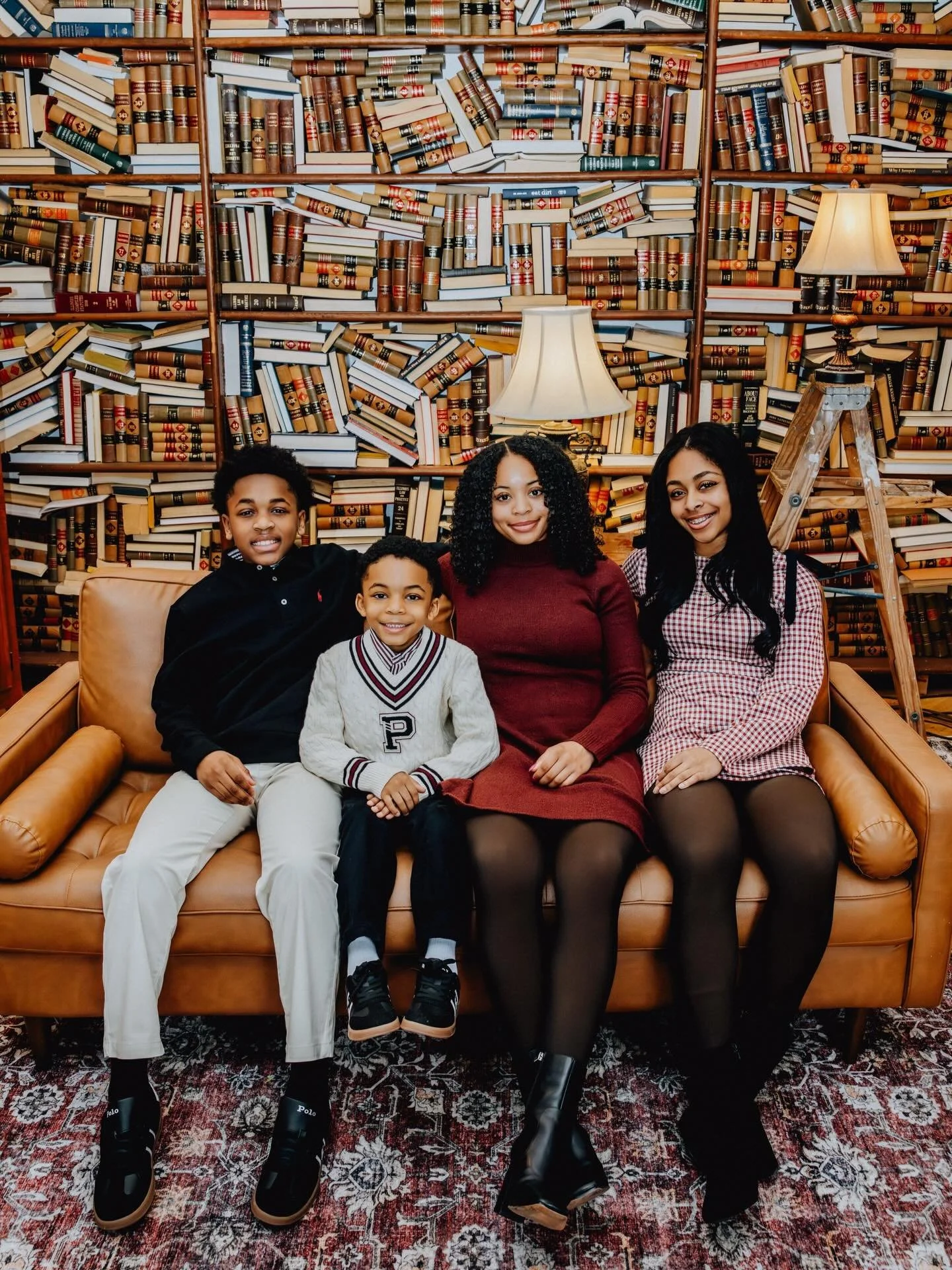 Post what you love. And I adore family sessions so freaking much! Especially when they&rsquo;re up for something a bit different. This family had a vision, and it was so much fun to make it come to life. Just look at these moments!!! 

#charissajohns