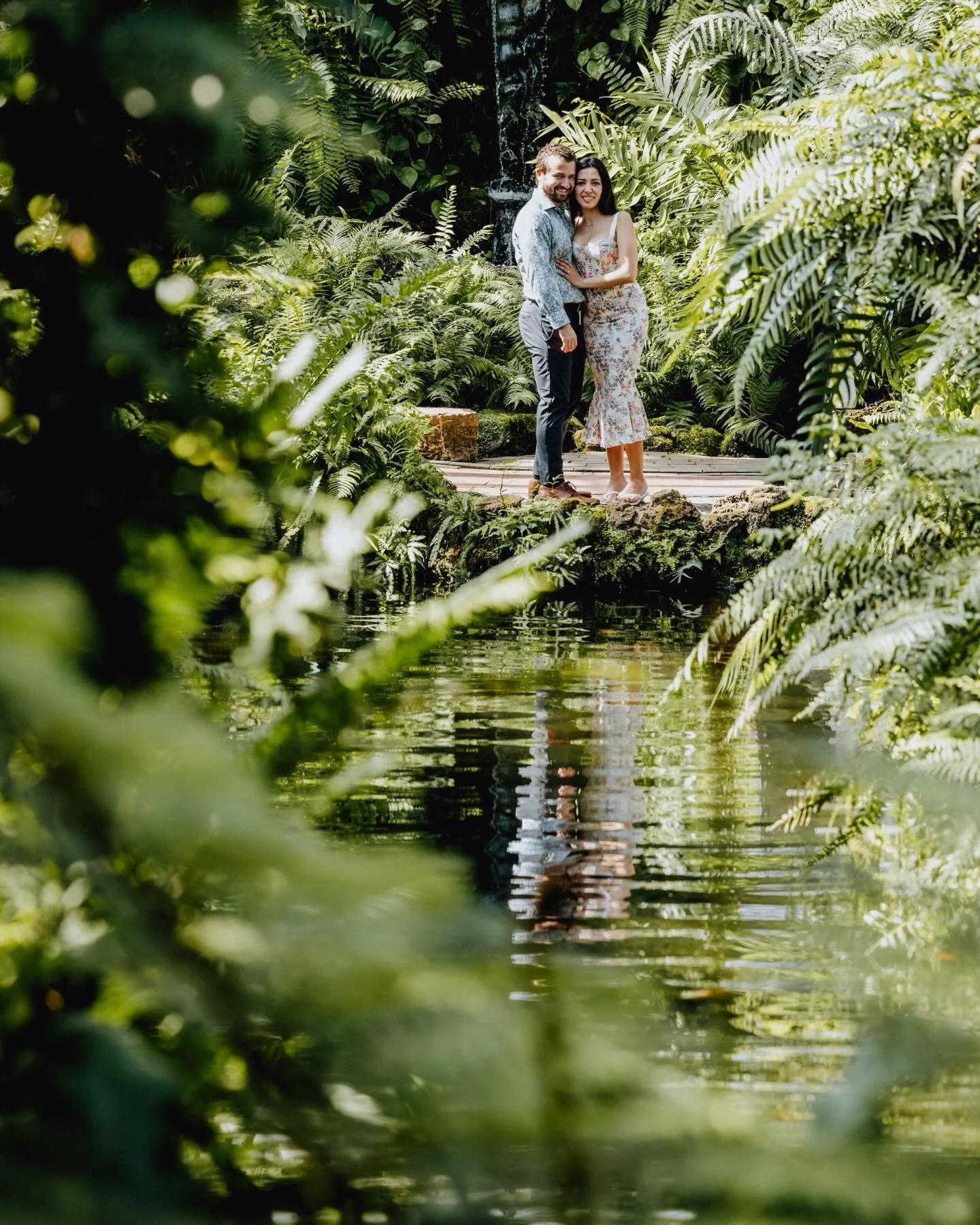 En. Gaged. 

I just adore these two. It&rsquo;s such a crazy amazing thing to photograph people&rsquo;s care for each other. I feel so lucky to do this. Had a blast with these two at @gpconservatory. Congrats to you both!! 

#charissajohnsonphotograp