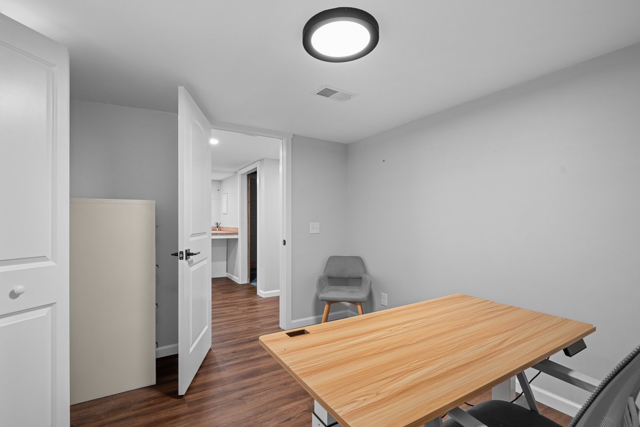 3223 Embry Cir - 37.jpg