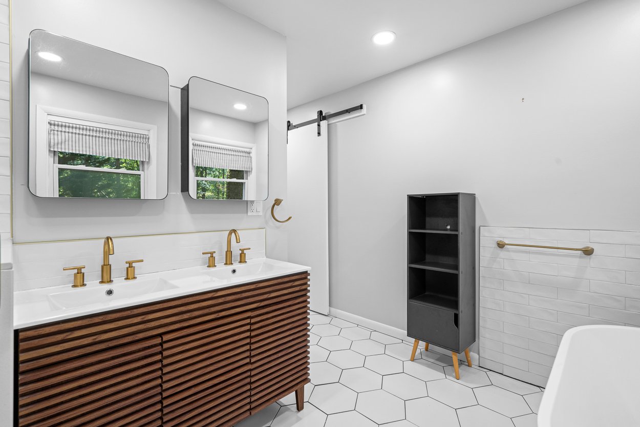 3223 Embry Cir - 24.jpg