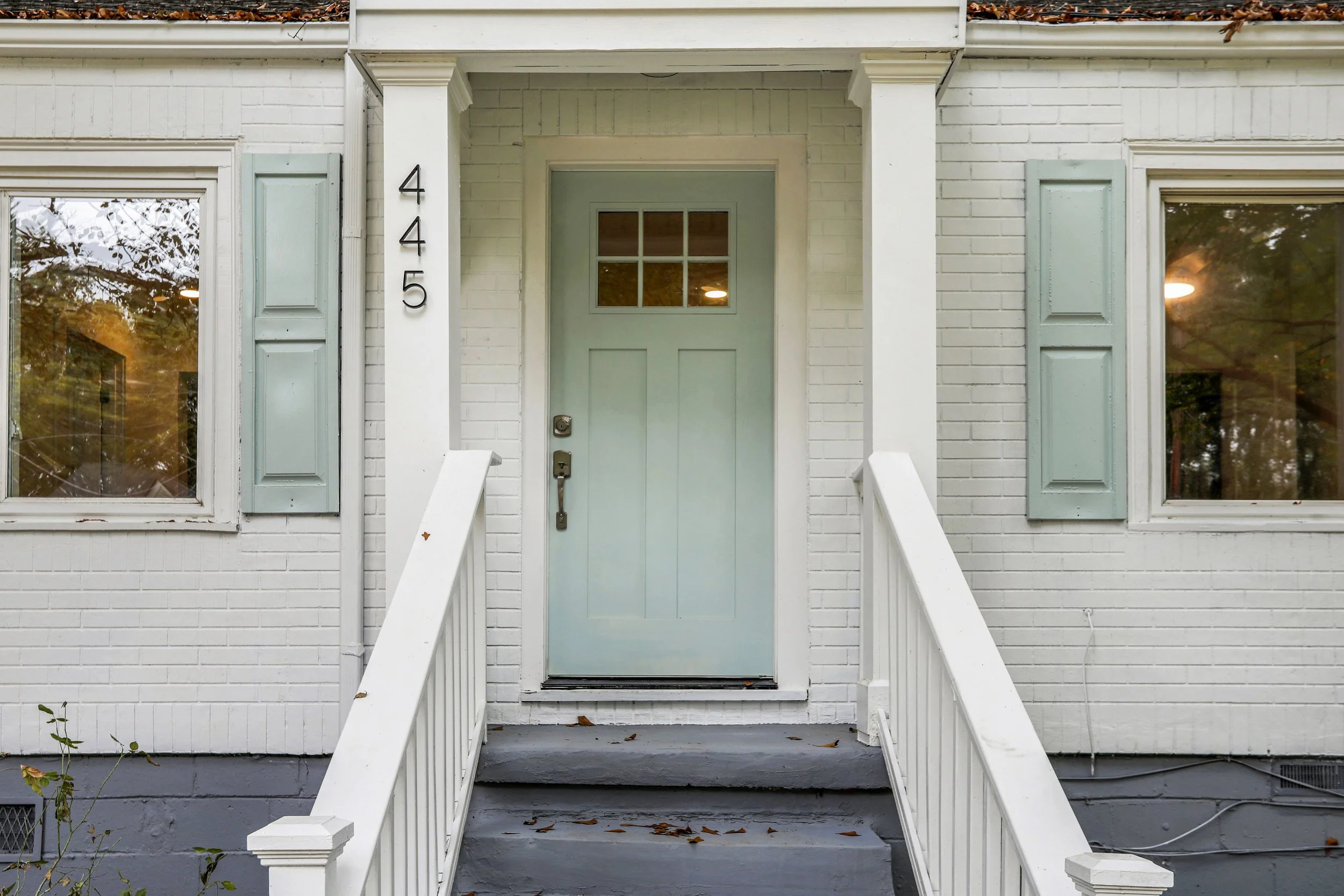445 McWilliams Ave SE - 5.jpg