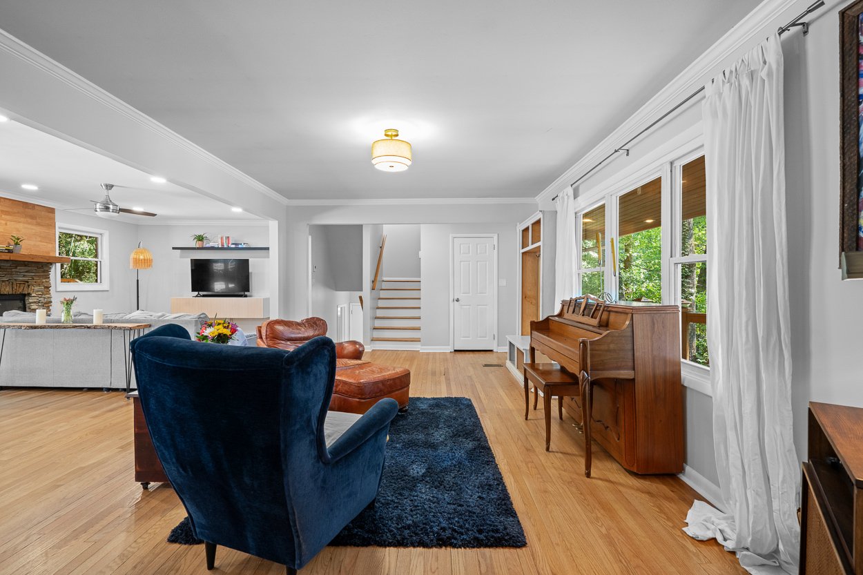 3223 Embry Cir - 7.jpg