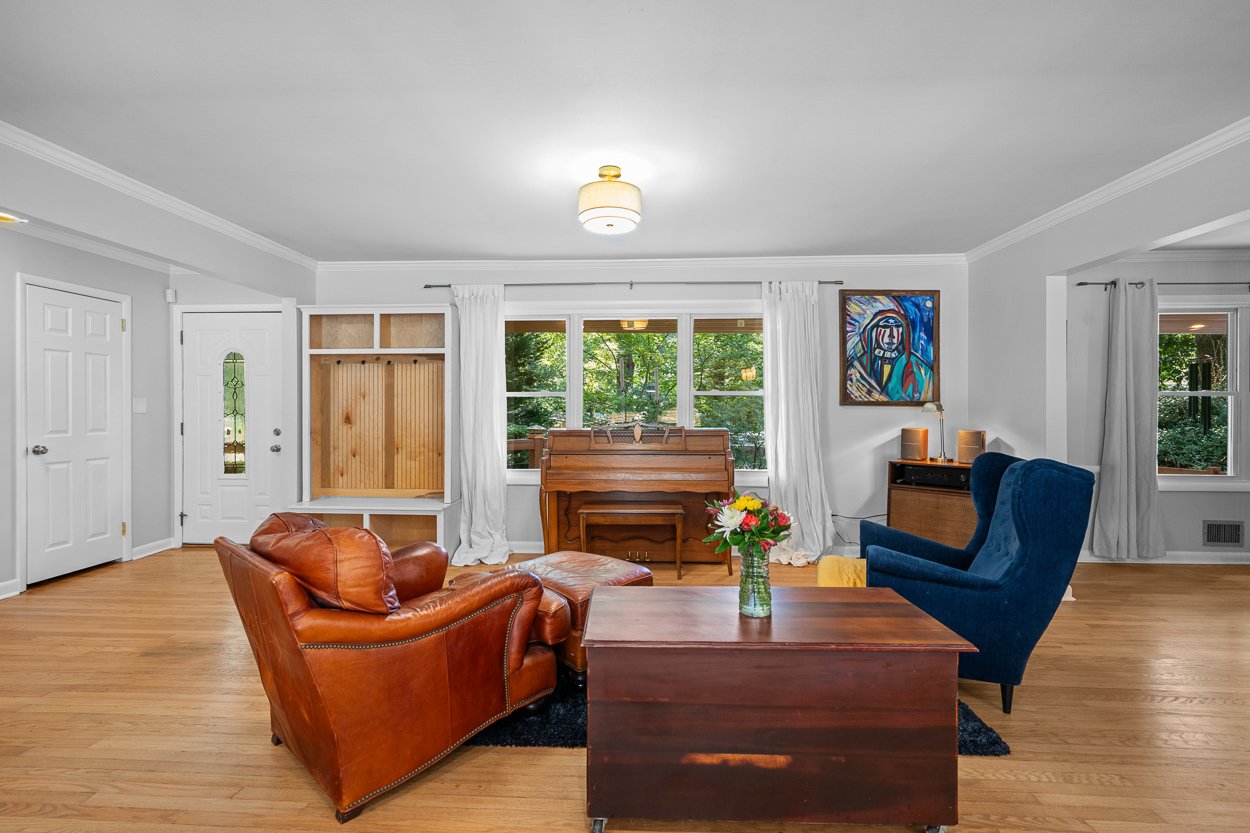 3223 Embry Cir - 6.jpg