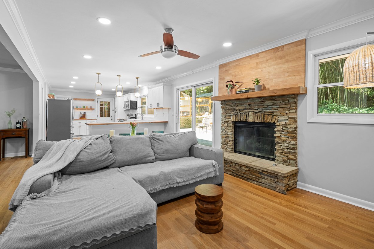 3223 Embry Cir - 13.jpg