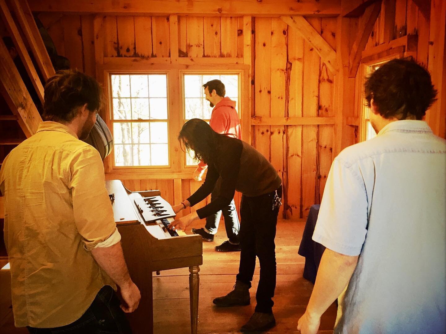 Mr. Thandi playing some honky-tonk piano, moments before six grown men incurred lifelong lumbar pain. 🤣