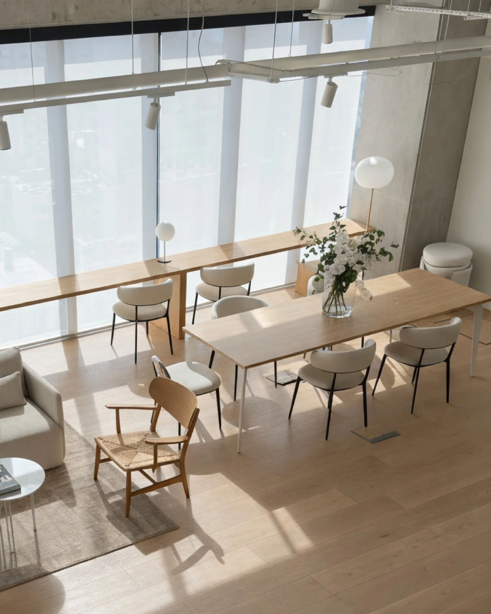 Bungalow Factory leads the social narrative and content production for LABS, translating the space into a consistent visual and editorial system that strengthened brand positioning and drove sustained audience growth.

Learn more: bungalow28.com/proj