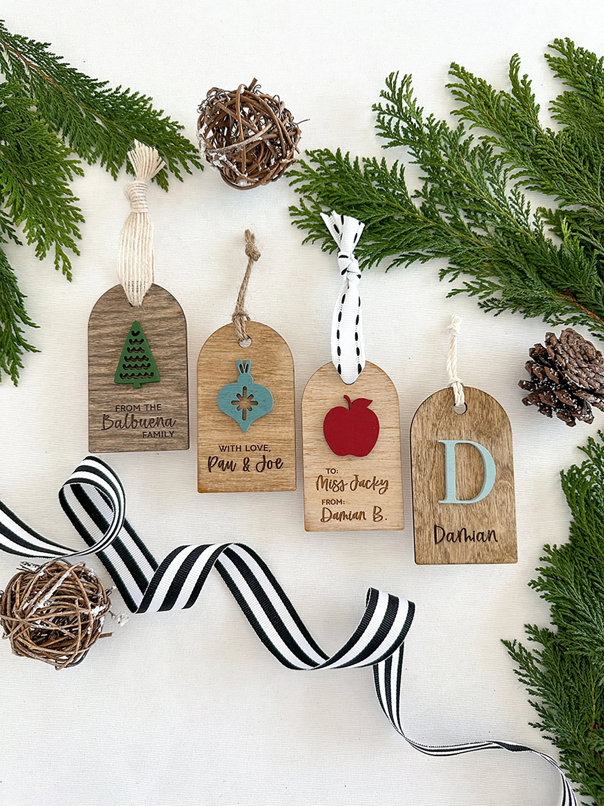 Mini Christmas Wood Tags Set