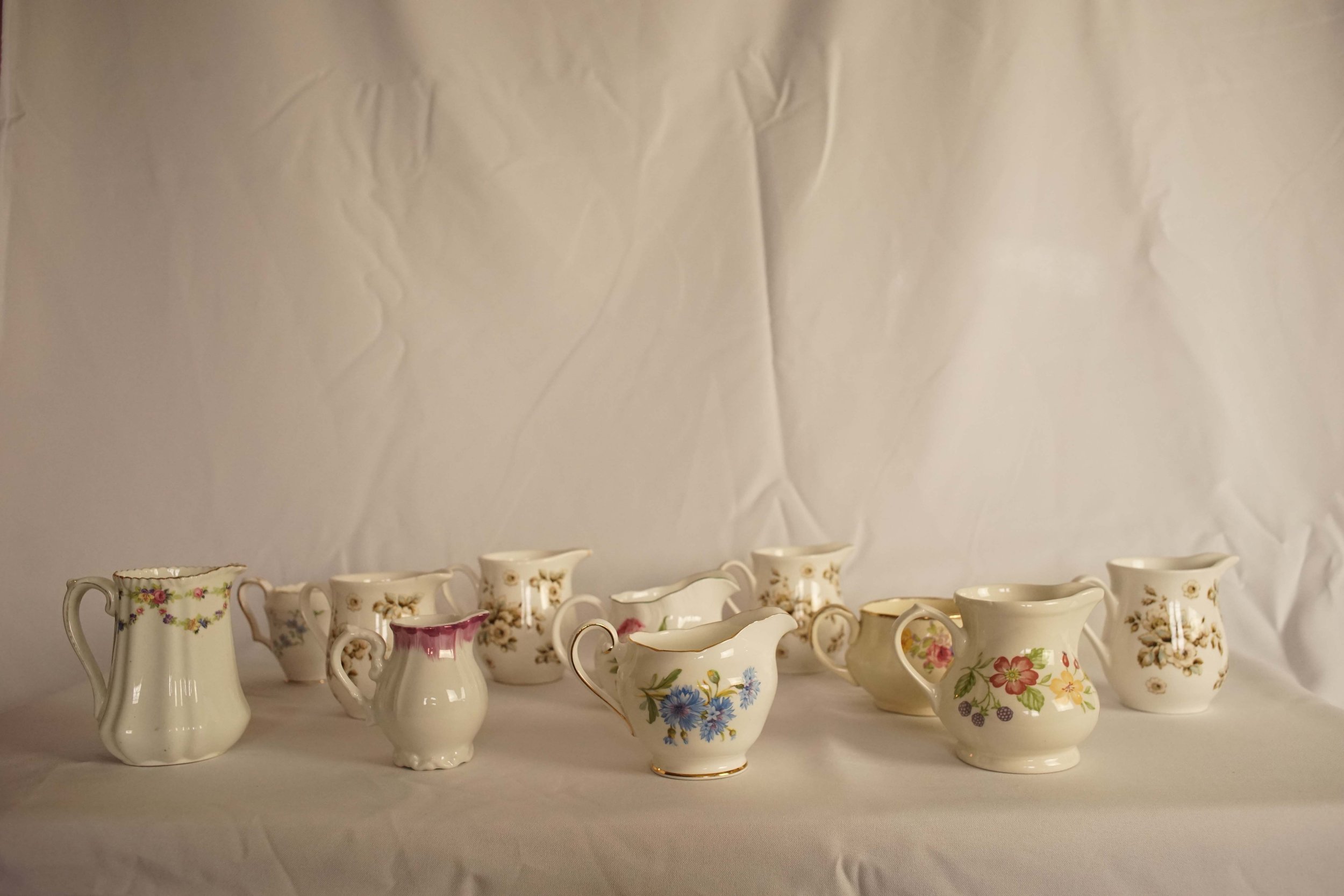 T002_Vintage_Jugs2.jpg