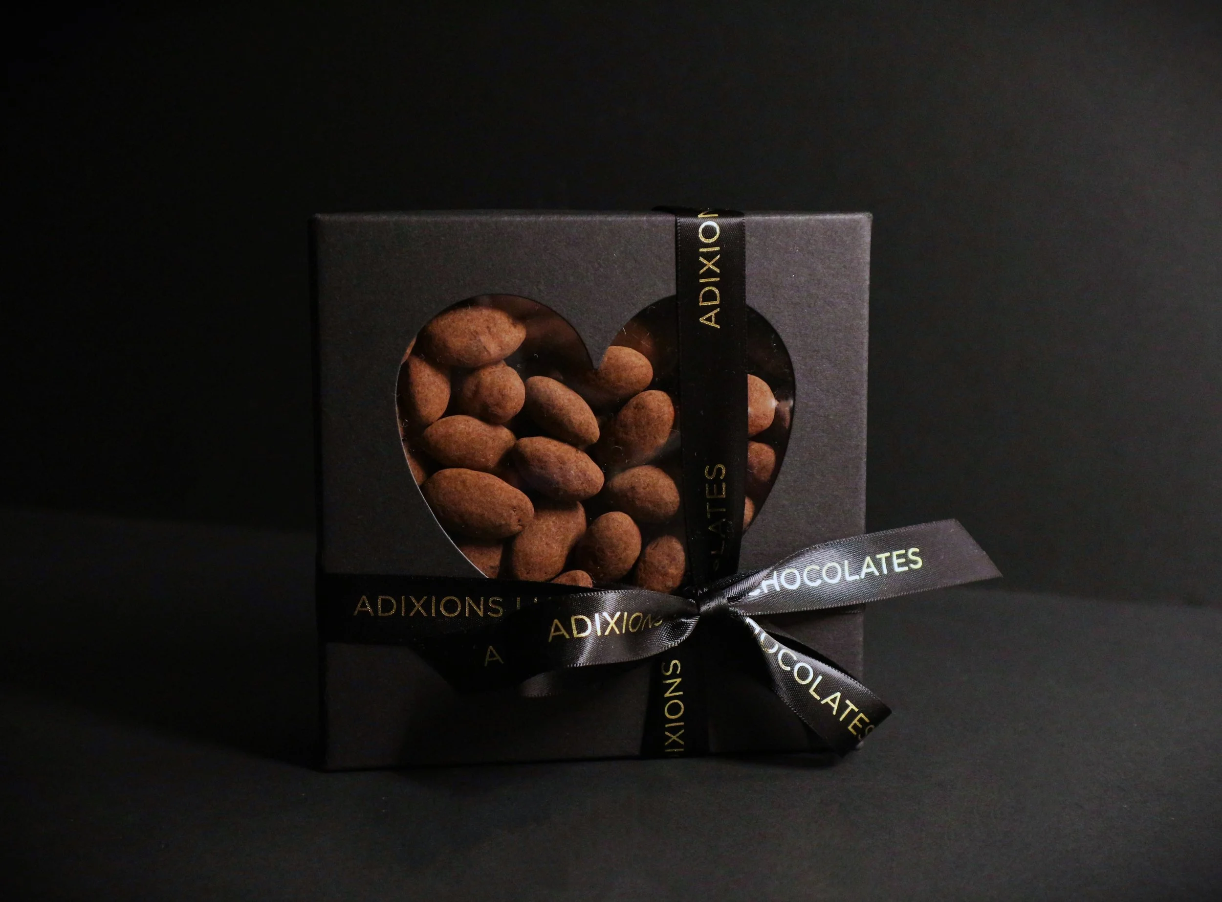 Heart Full of Almond Dragées Gift Box - 200g