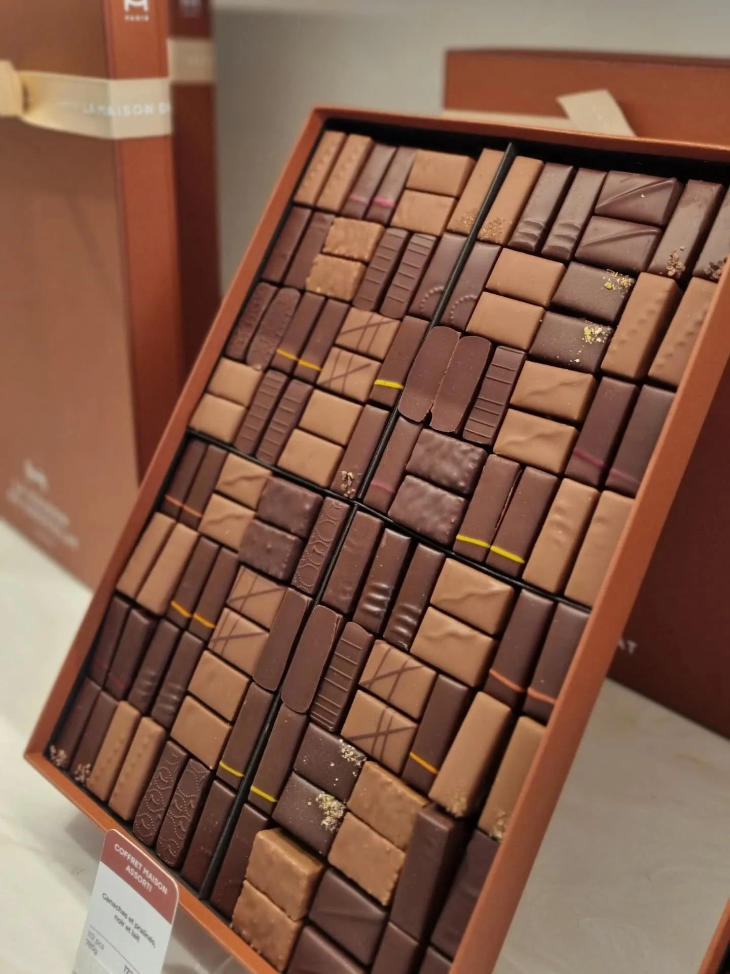 Adixions Chocolates in Paris ✨ Day 2 was another journey through chocolate artistry and bliss. The day began wondrously wandering the streets to find myself at the timeless elegance of La Maison du Chocolat, I was able to sample an 80% dark ganache f