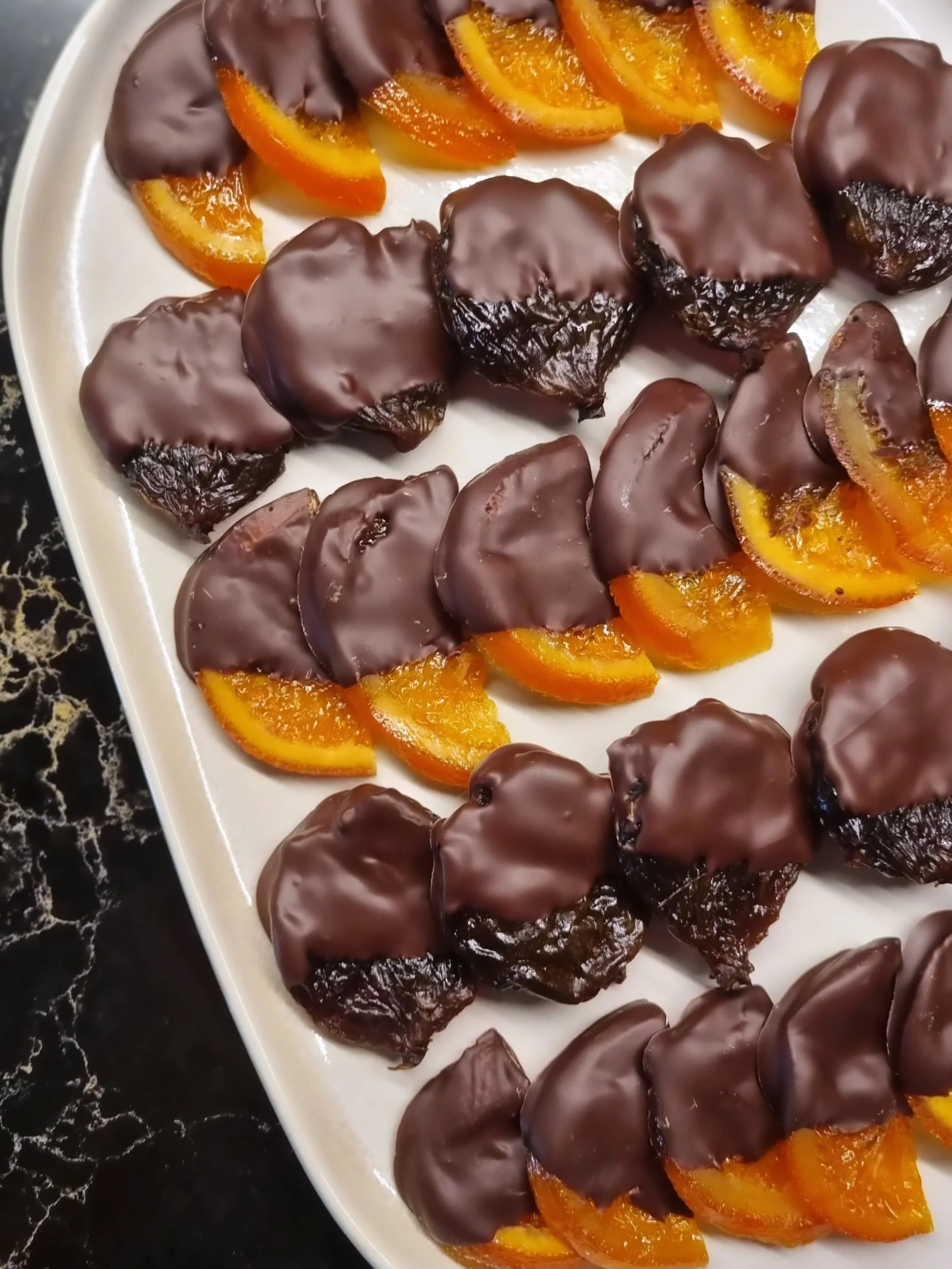 Not your average fruit platter&hellip;well yes of course, it's Adixions..🍫✨️

Glac&eacute; Orange dipped in rich dark chocolate, paired with luscious Kangaroo Island Sticky Figs by @thefiggeryki enrobed in the same decadent dark chocolate &mdash;whe