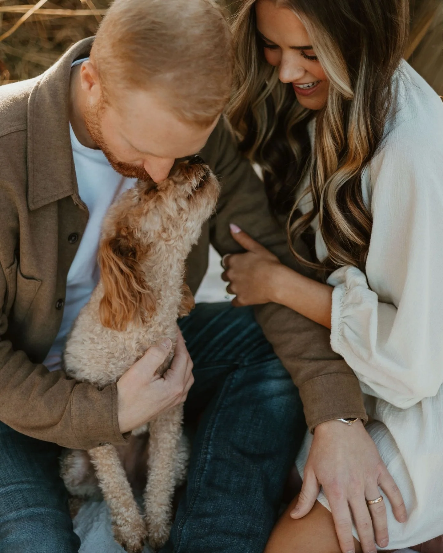 I can not stress this enough, bring your dog 🥹 they are family too and I love getting to photograph your animals too.